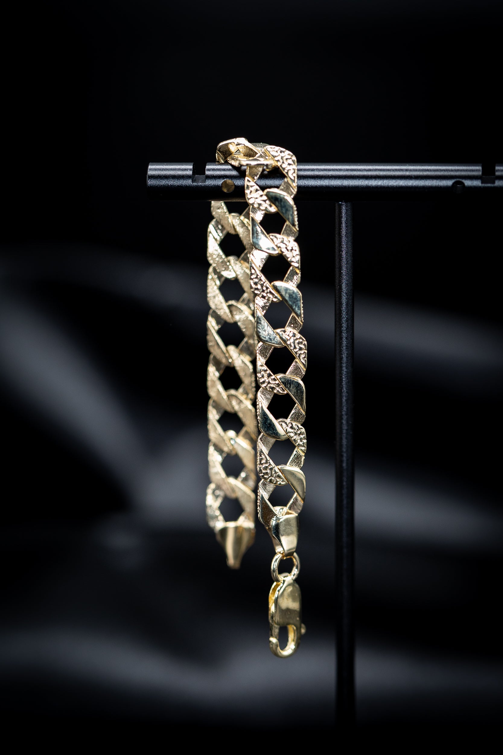 9ct Yellow Gold Kids Plain and Engraved Curb Bracelet – 5.5"