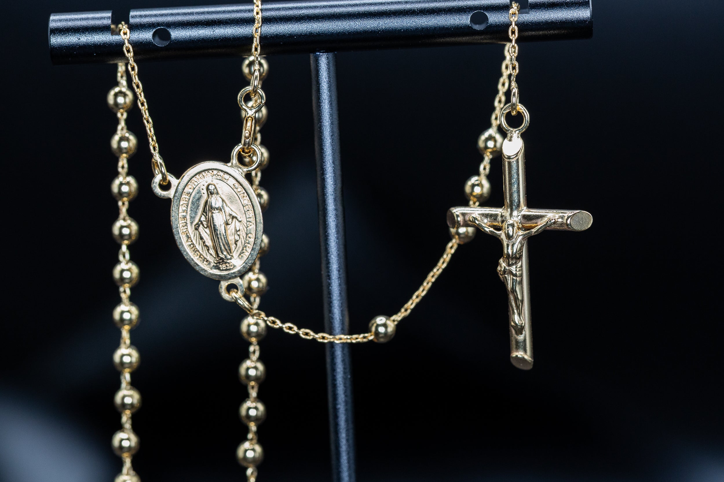 9ct Yellow Gold Kids Rosary Bead Chain with Madonna – A Timeless Spiritual Keepsake