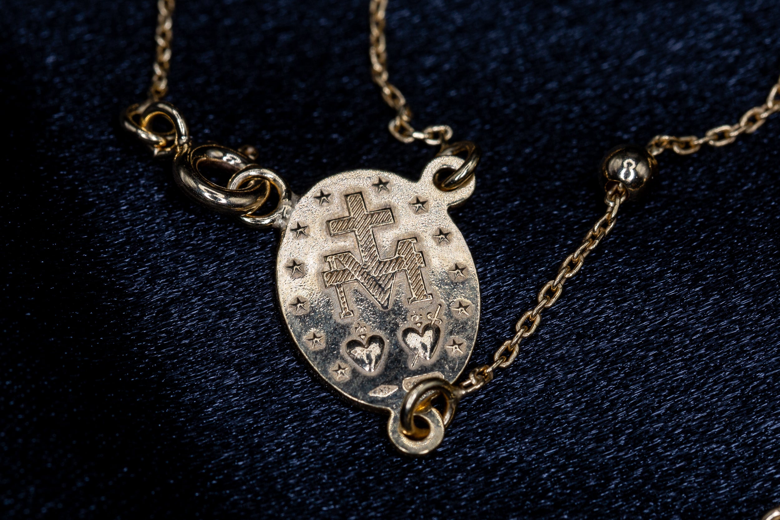 9ct Yellow Gold Kids Rosary Bead Chain with Madonna – A Timeless Spiritual Keepsake