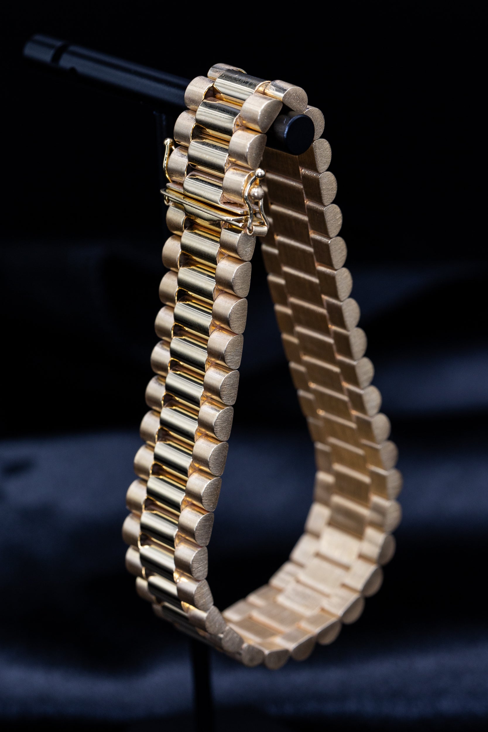 9ct Yellow Gold 16mm Brickwork Bracelet – Bold & Luxurious Gents’ Jewellery