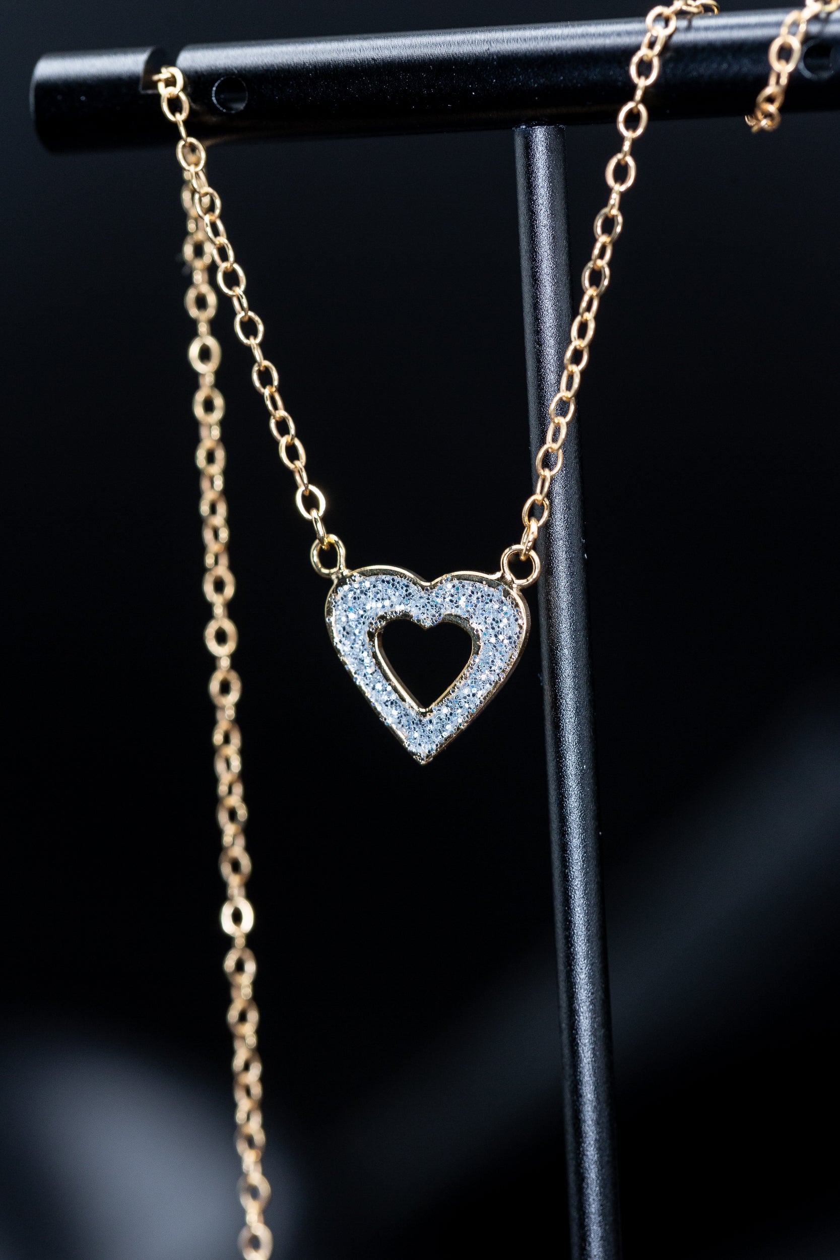 9ct Yellow Gold Crystal Heart Pendant Necklace – Elegant & Timeless Jewellery