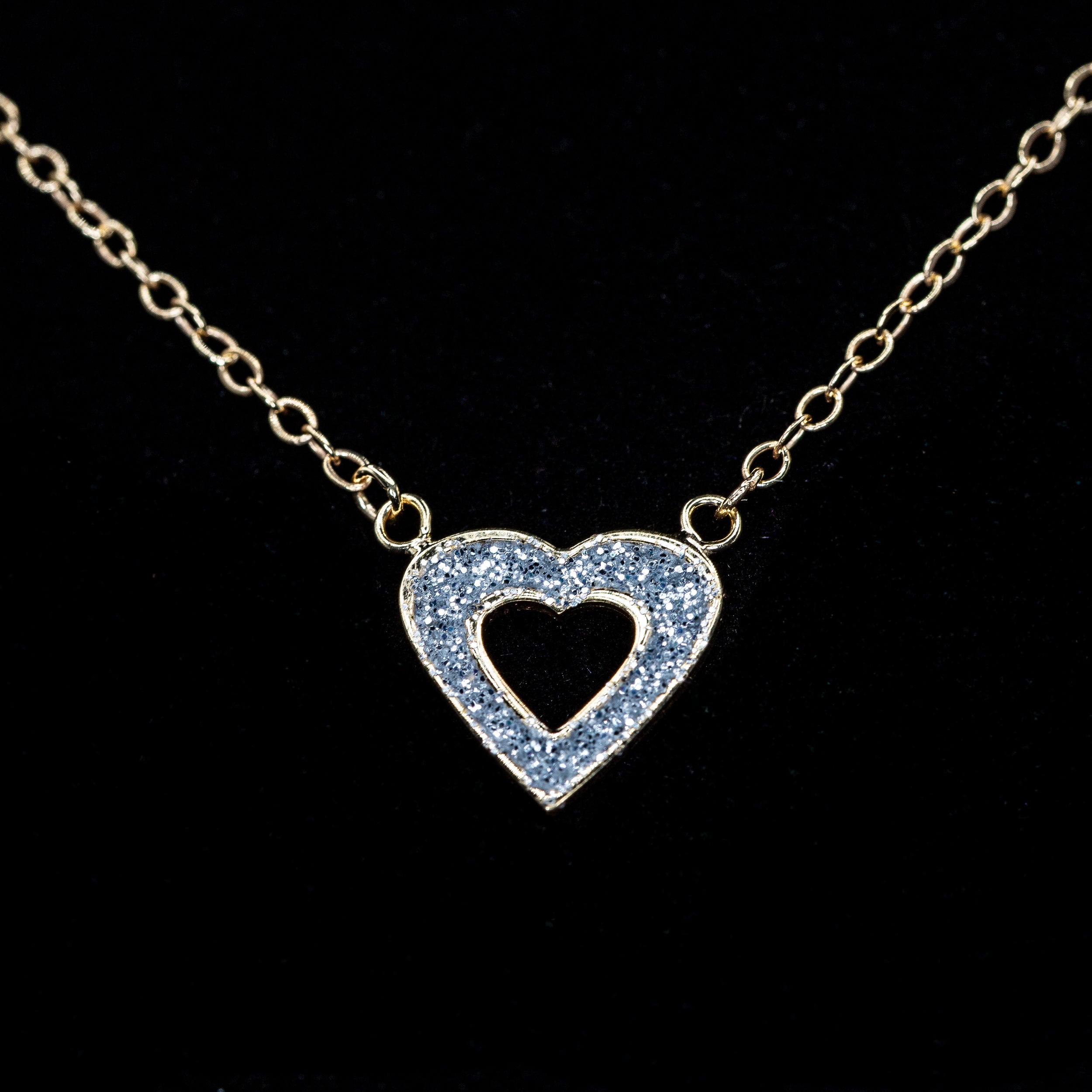 9ct Yellow Gold Crystal Heart Pendant Necklace – Elegant & Timeless Jewellery