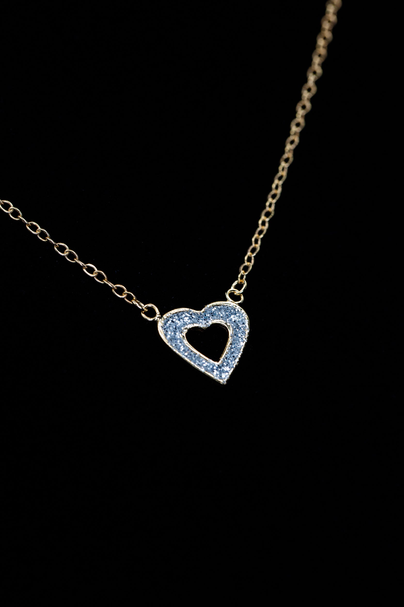 9ct Yellow Gold Crystal Heart Pendant Necklace – Elegant & Timeless Jewellery