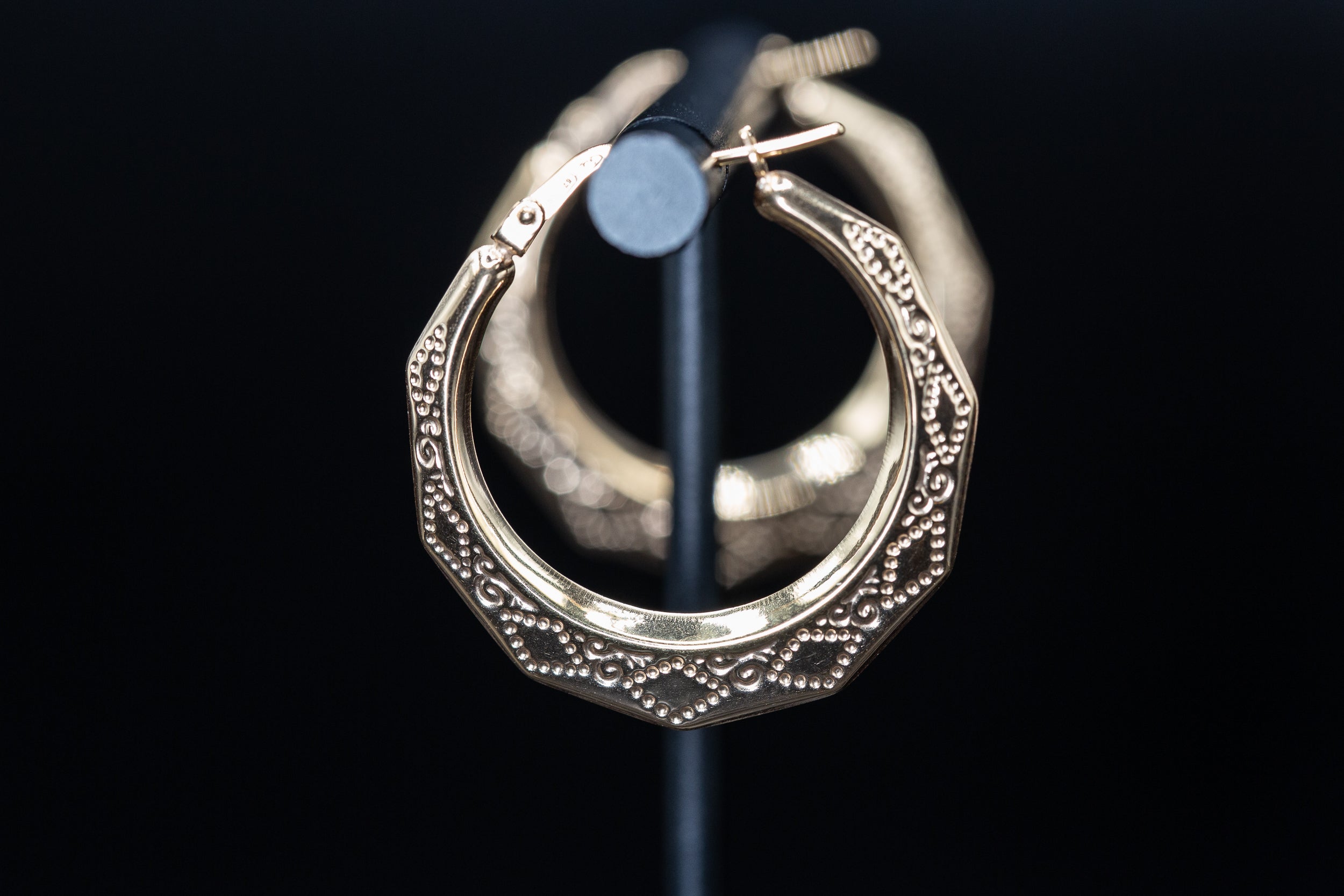 9ct Yellow Gold Round Creole Earrings – Classic Elegance with a Unique Design