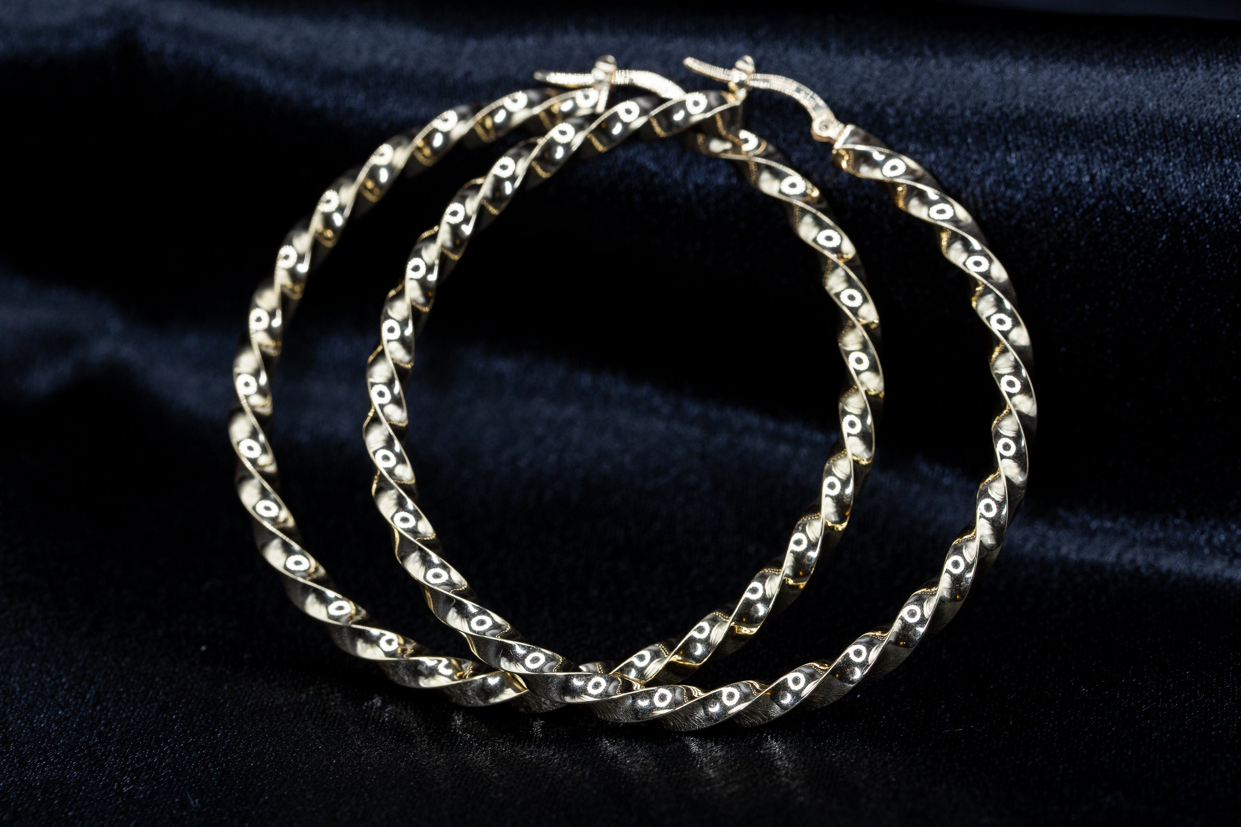 9ct Yellow Gold Polished Twist Hoop Earrings – Elegant; Stylish Design