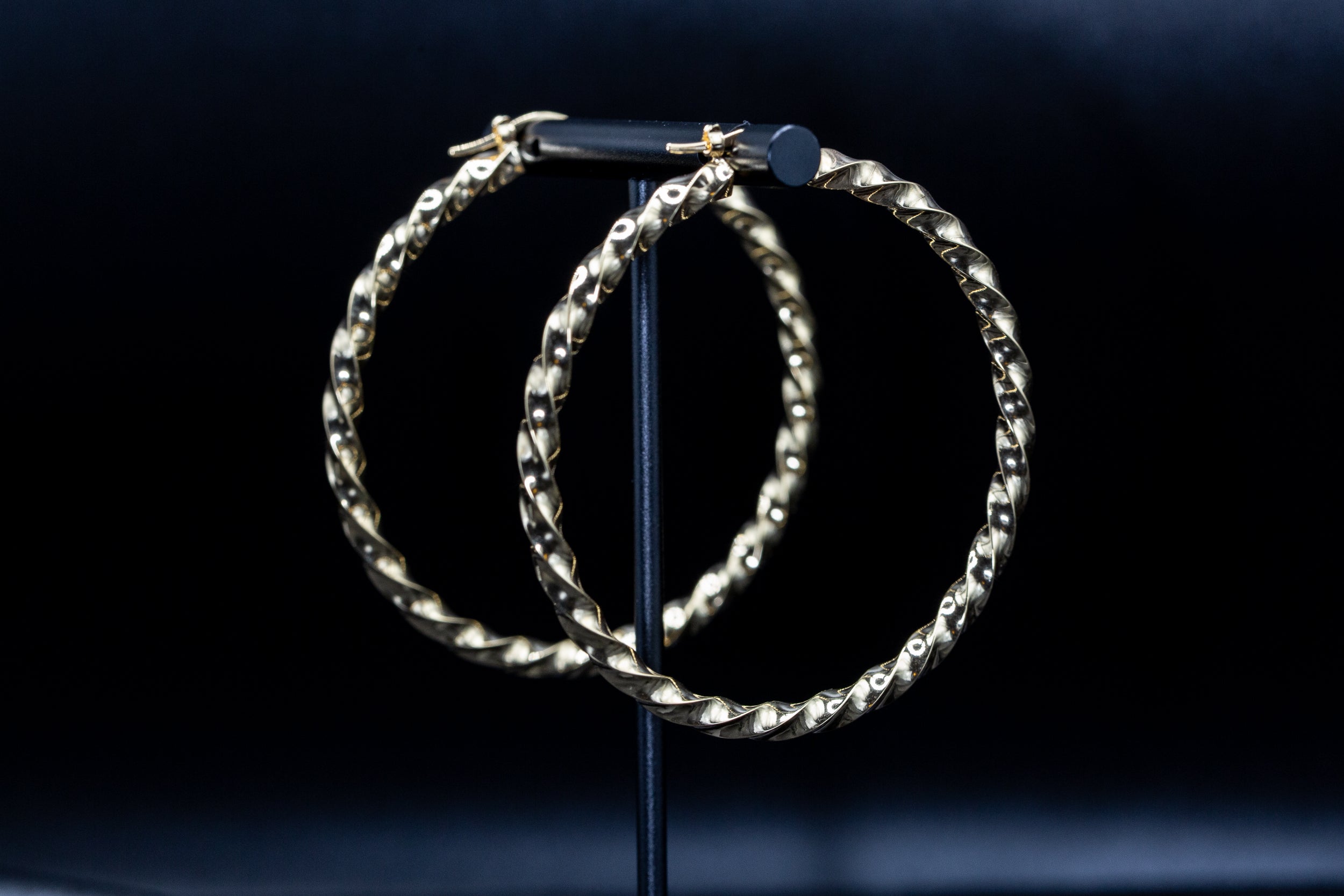 9ct Yellow Gold Polished Twist Hoop Earrings – Elegant; Stylish Design