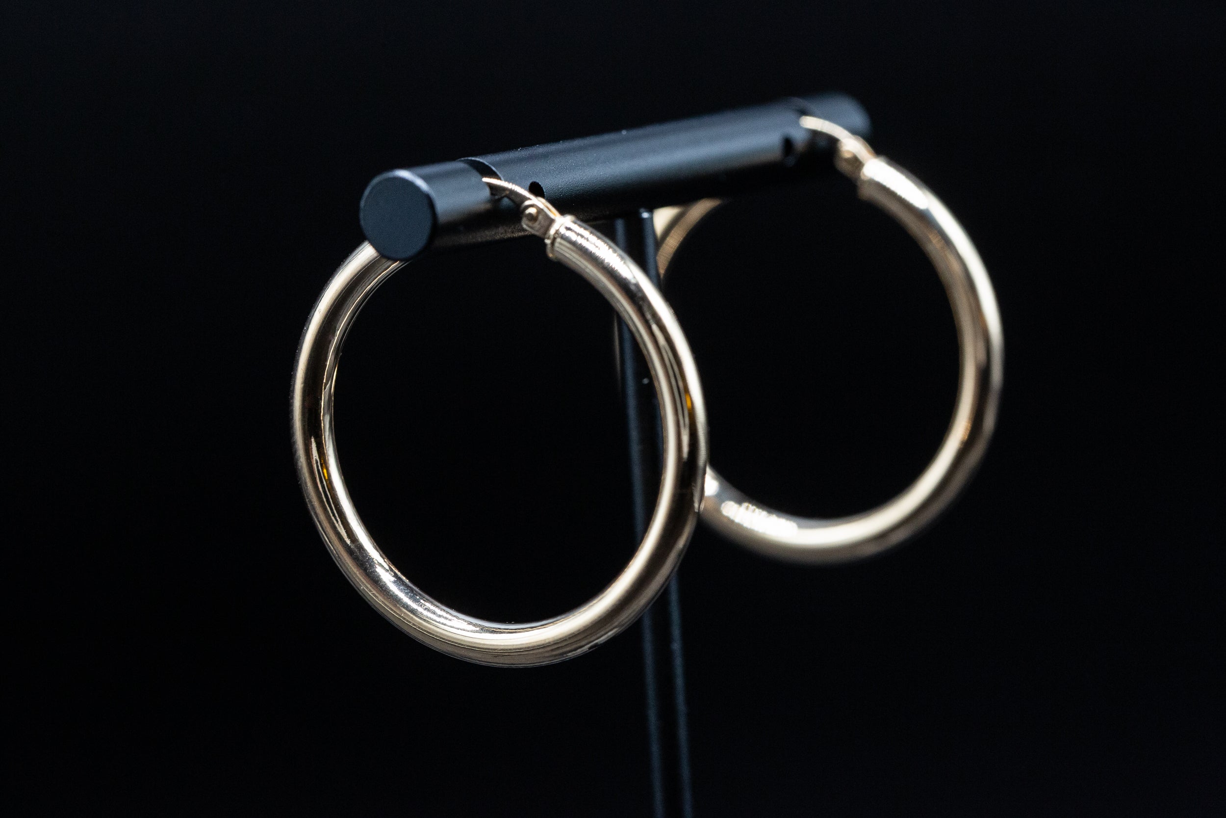 9ct Yellow Gold Hoop Earrings – Classic & Timeless Design