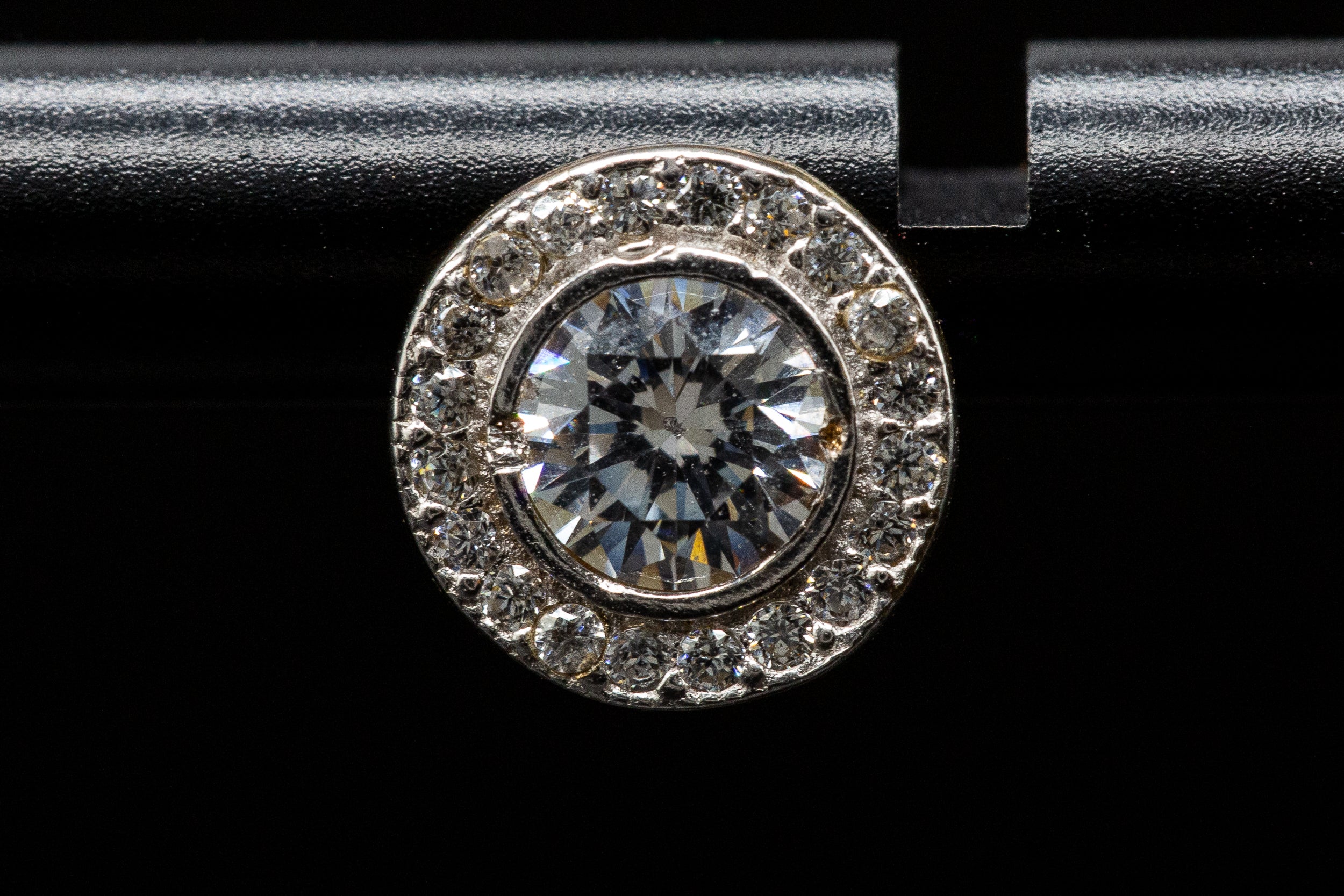 9ct Yellow Gold Cubic Zirconia Stud Earrings – Elegant & Timeless Sparkle