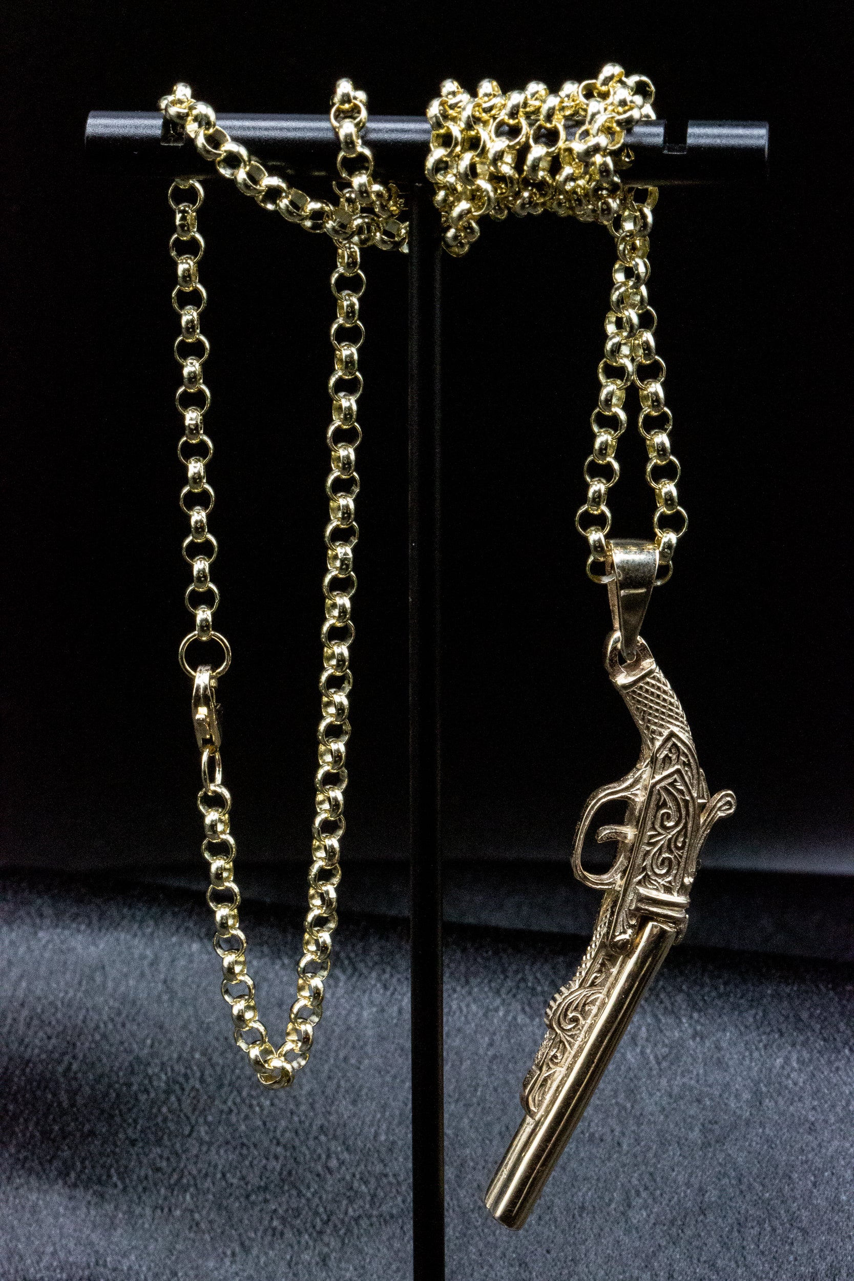 9ct Yellow Gold Shotgun & Bullets Pendant with 9ct Gold Close Link Belcher Chain – Bold & Unique Design