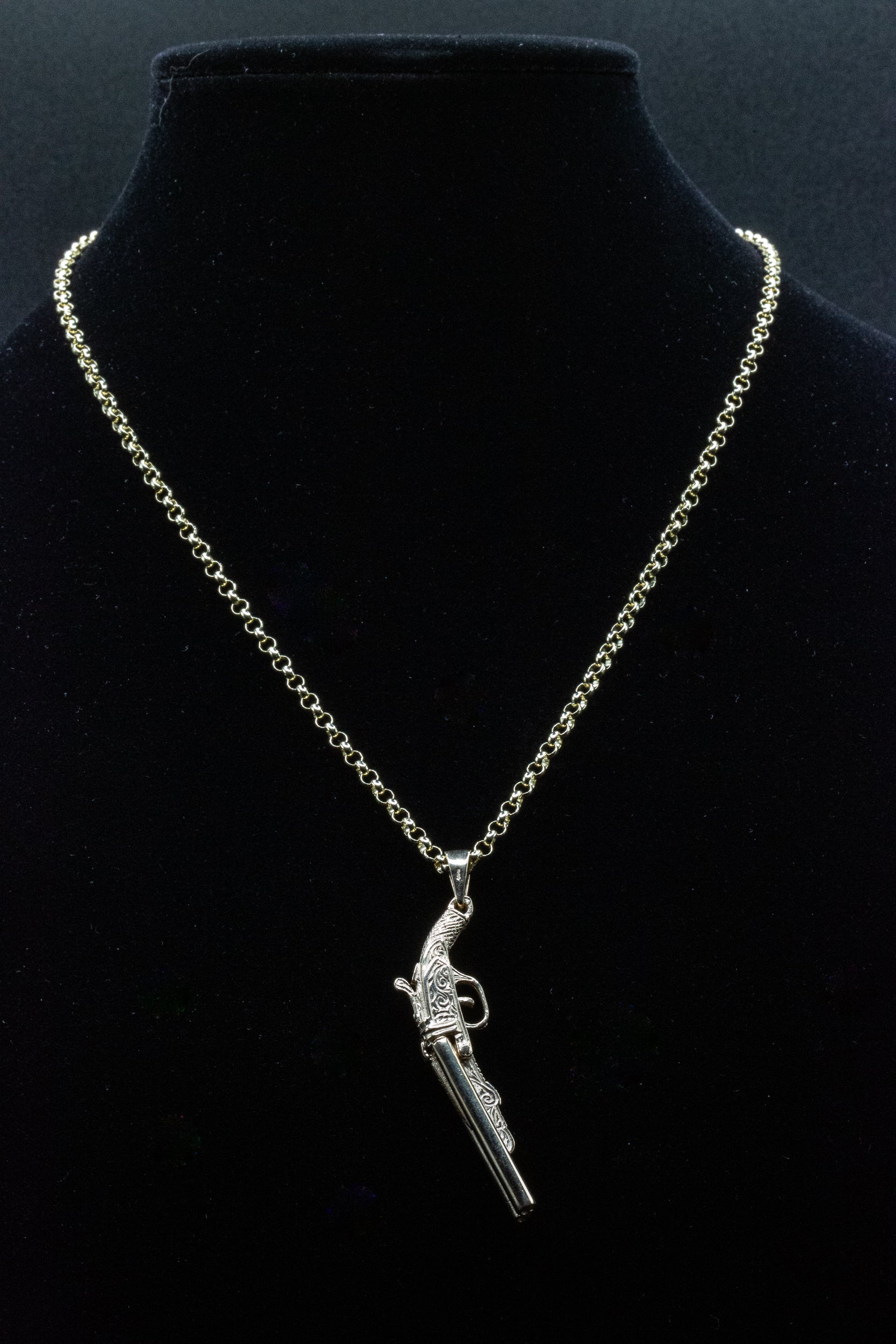 9ct Yellow Gold Shotgun & Bullets Pendant with 9ct Gold Close Link Belcher Chain – Bold & Unique Design