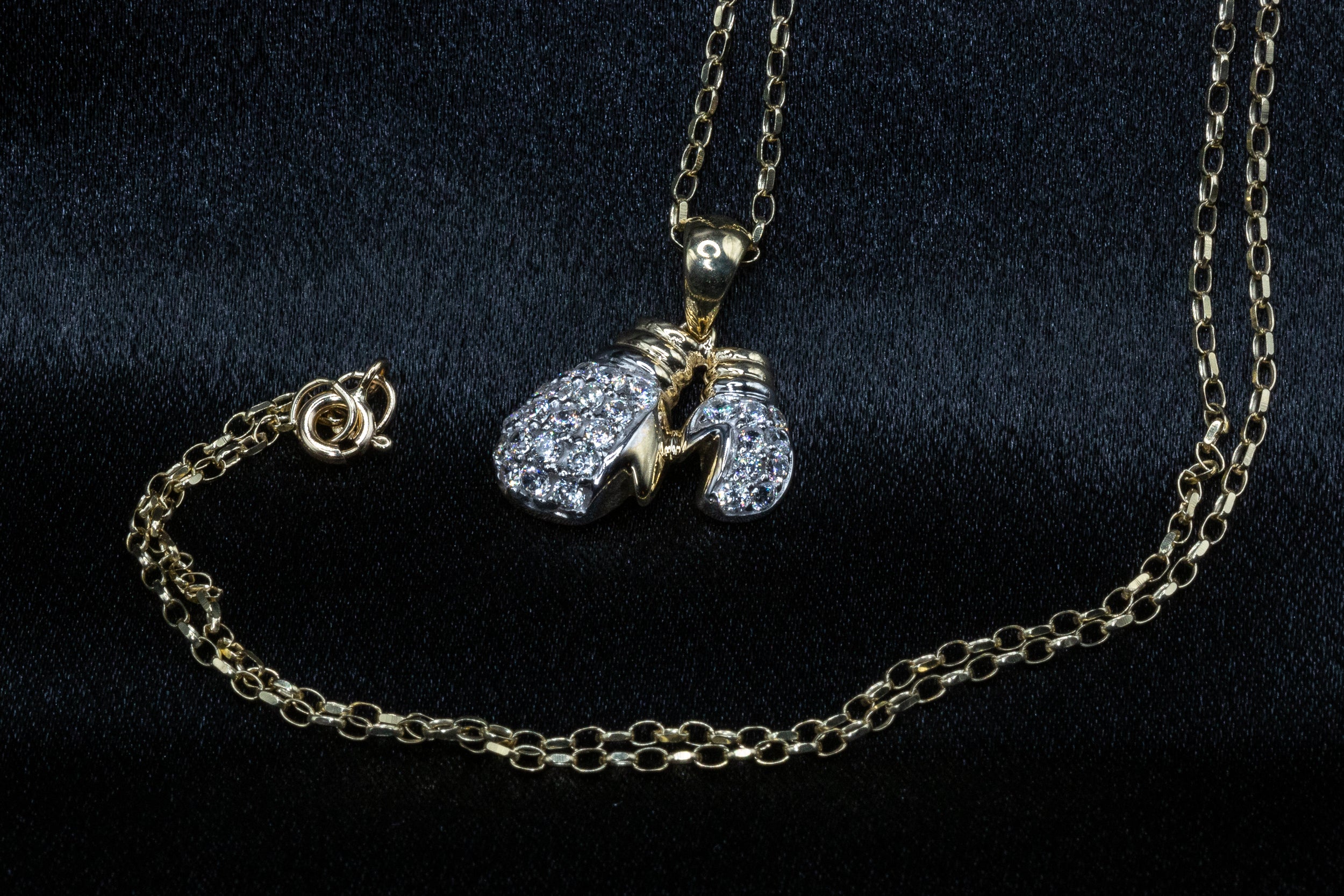 9ct Yellow Gold CZ Boxing Gloves Pendant & 9ct Gold Diamond Cut Belcher Chain (24 Inch)