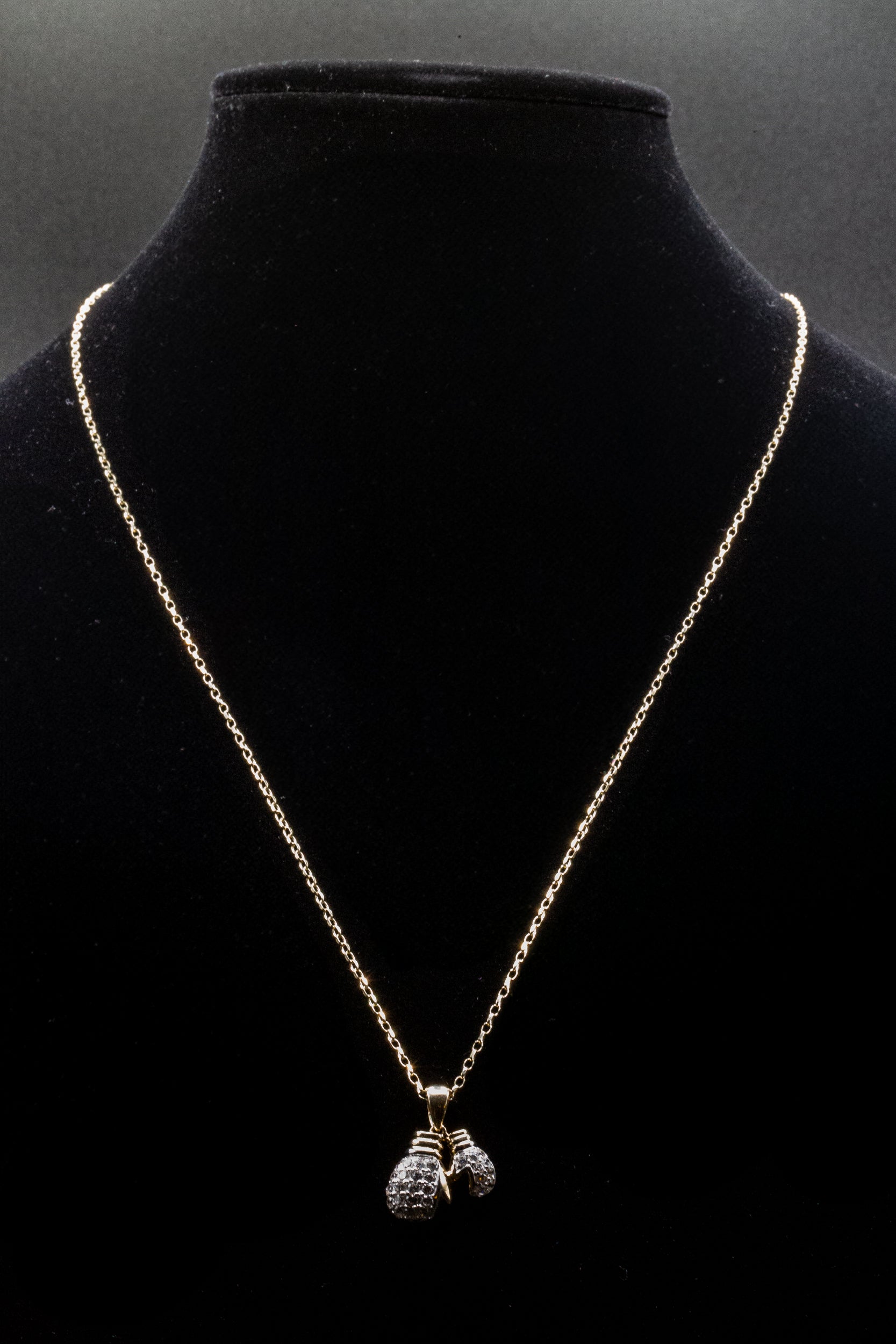 9ct Yellow Gold CZ Boxing Gloves Pendant & 9ct Gold Diamond Cut Belcher Chain (24 Inch)