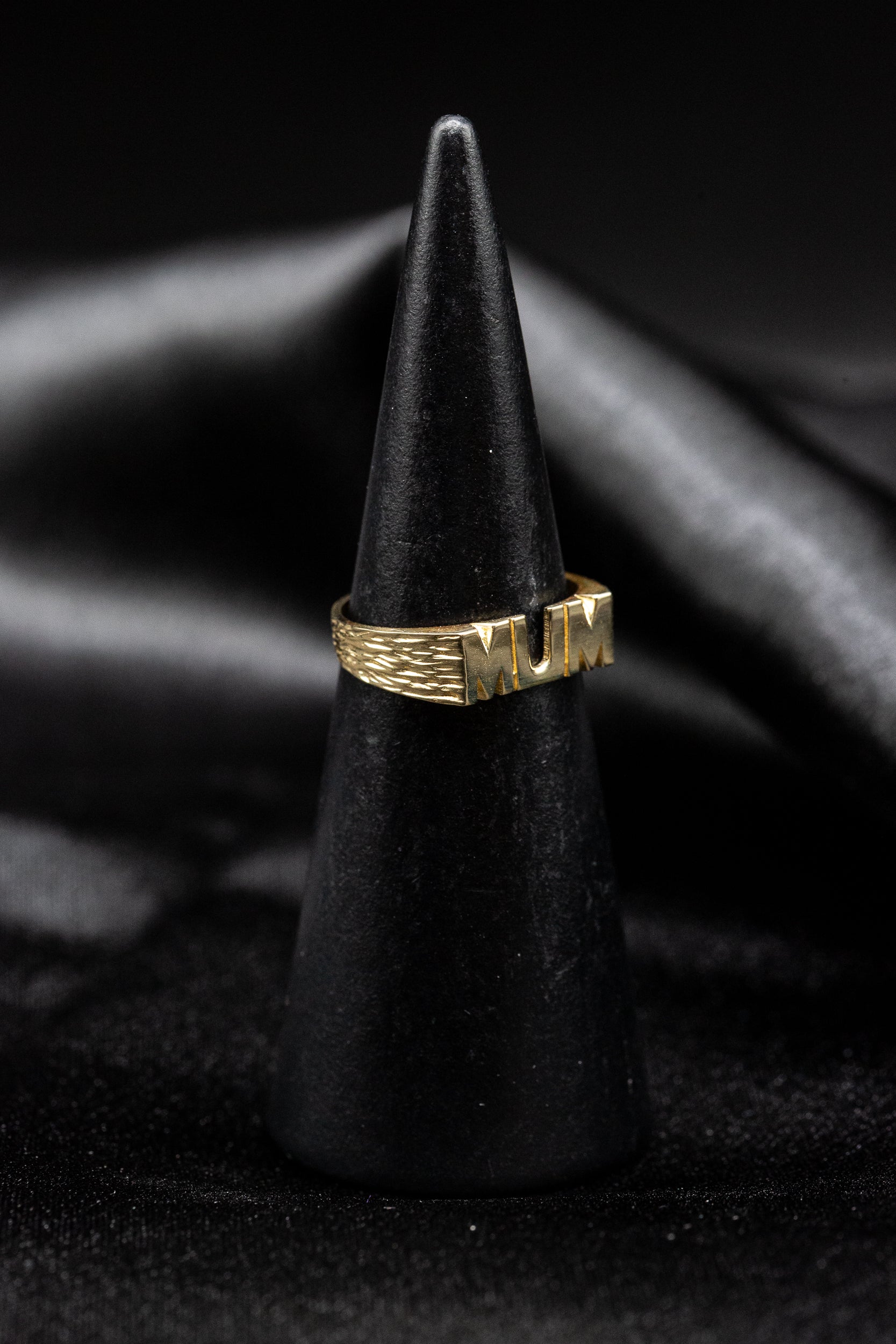 9ct Yellow Gold Plain Mum Ring – A Timeless Tribute to Motherhood