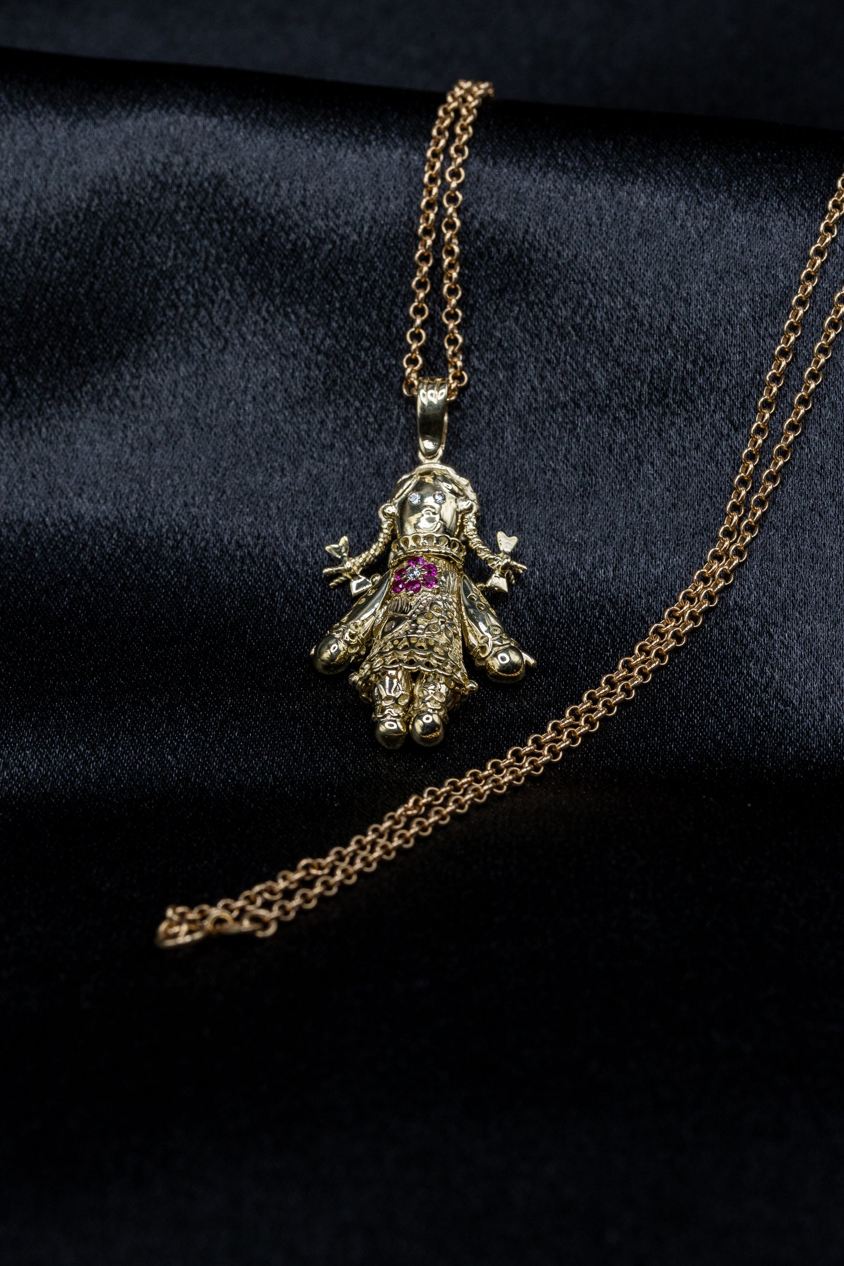 9ct Yellow Gold CZ Moveable Ragdoll Pendant/Necklace