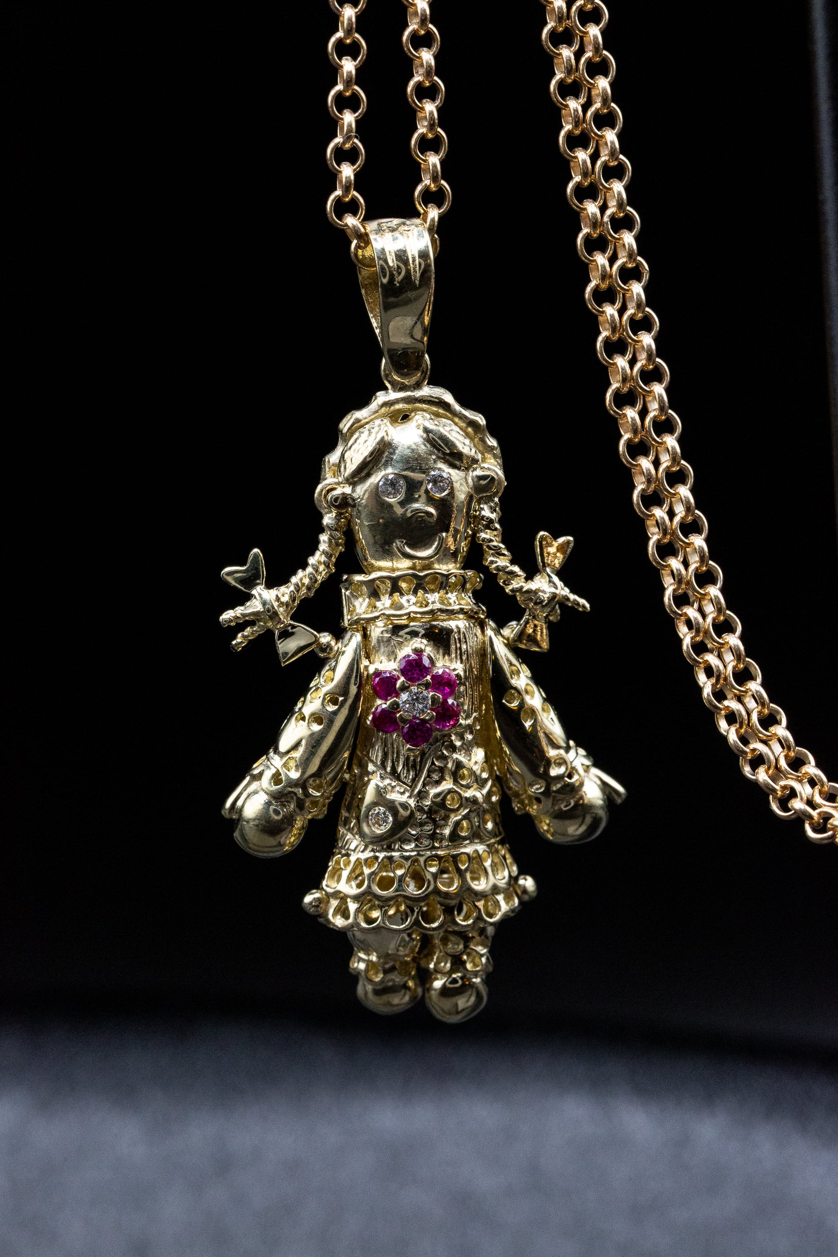 9ct Yellow Gold CZ Moveable Ragdoll Pendant/Necklace