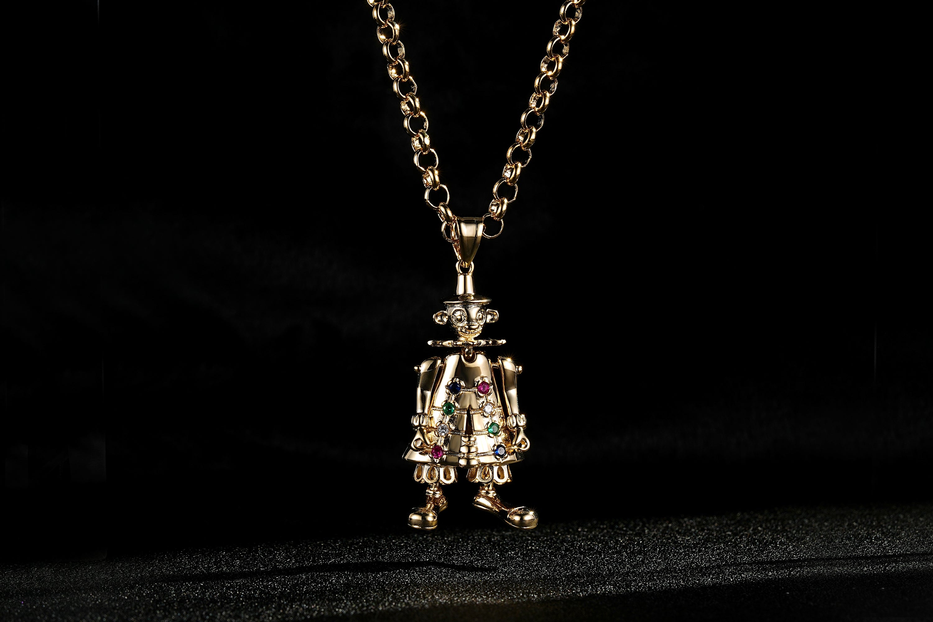 Gold Large Clown Pendant 22 Inch 4mm Belcher Chain