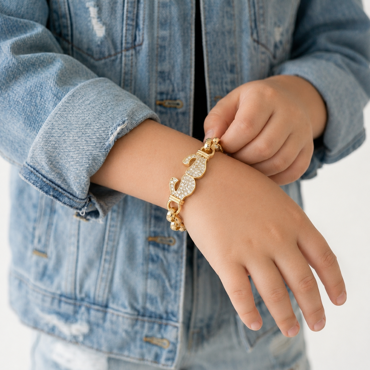 8mm Gold Boxing Belcher Bracelet with Stones 6.5 Inches, 24g