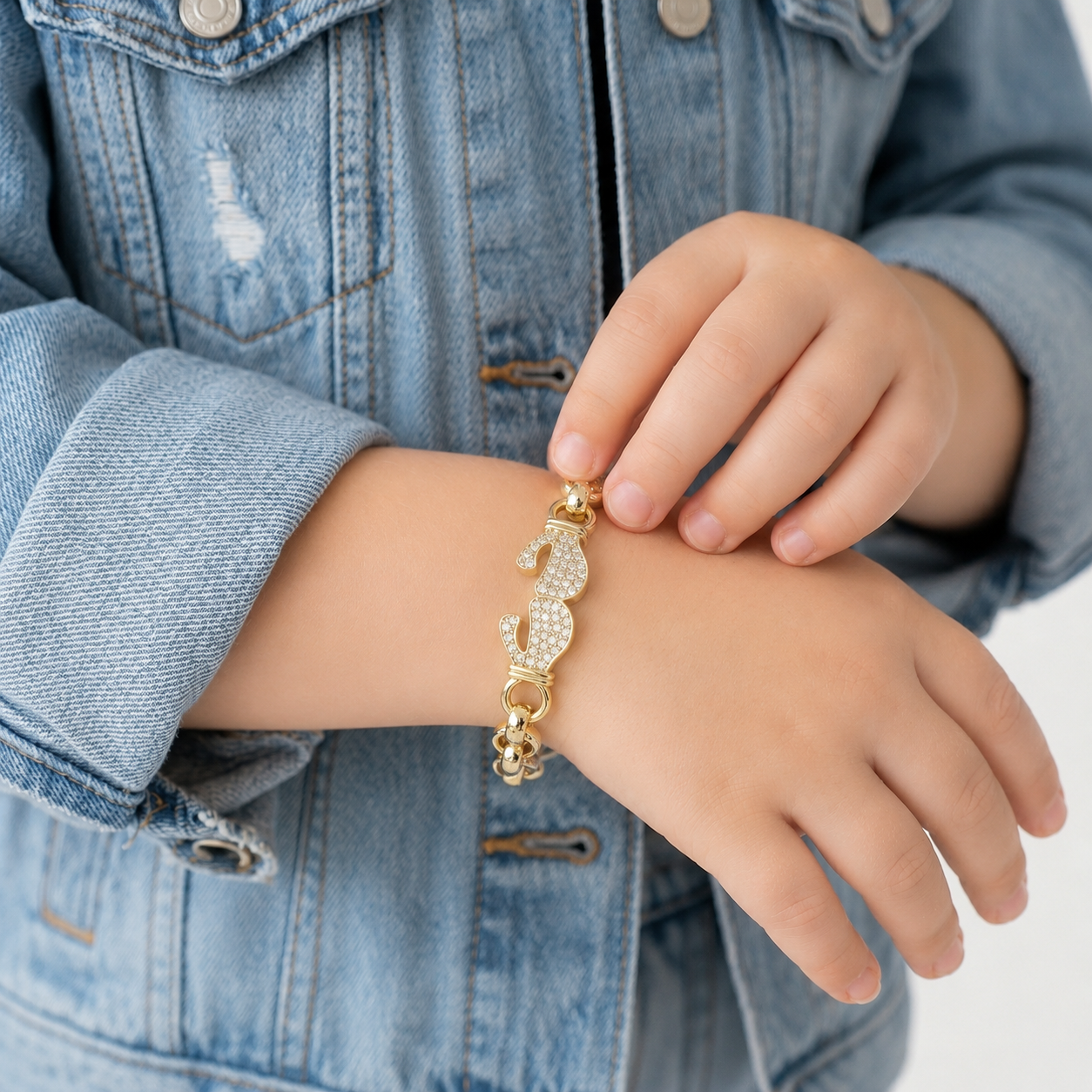 8mm Gold Boxing Belcher Bracelet with Stones 6.5 Inches, 24g