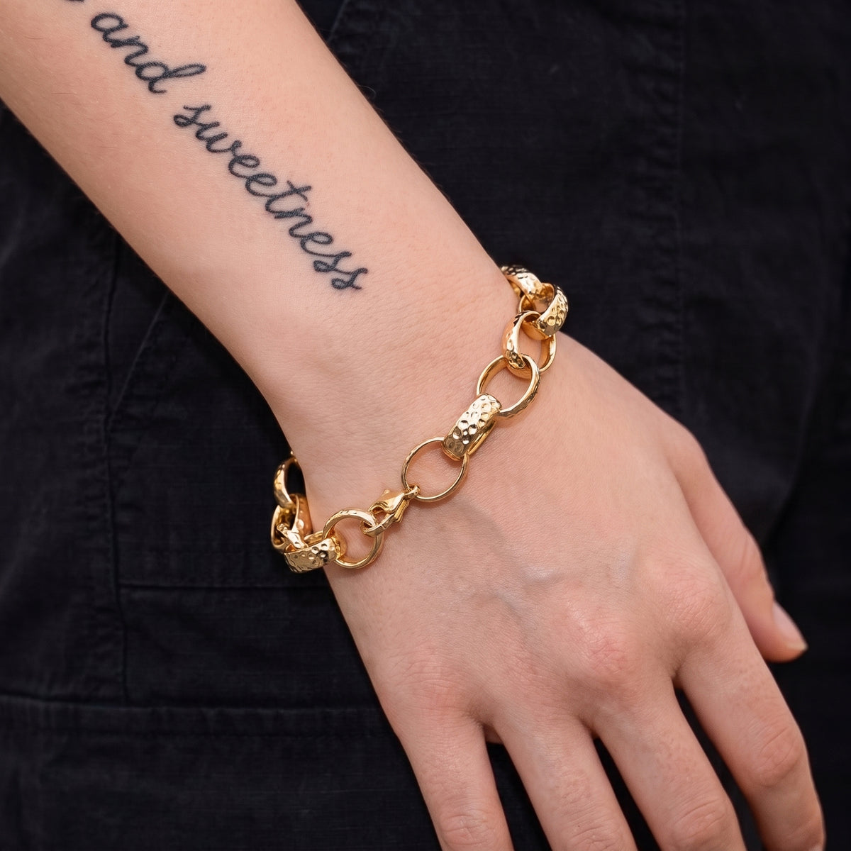 10mm Gold Oval Belcher Hammered Pattern Bracelet