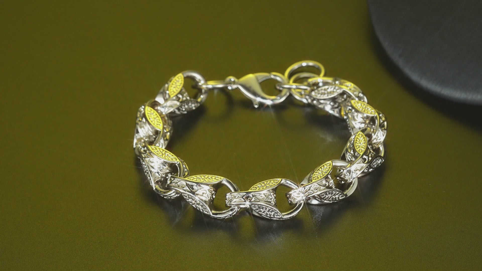 15mm Silver Patterned Tulip Bracelet 8/9 Inch