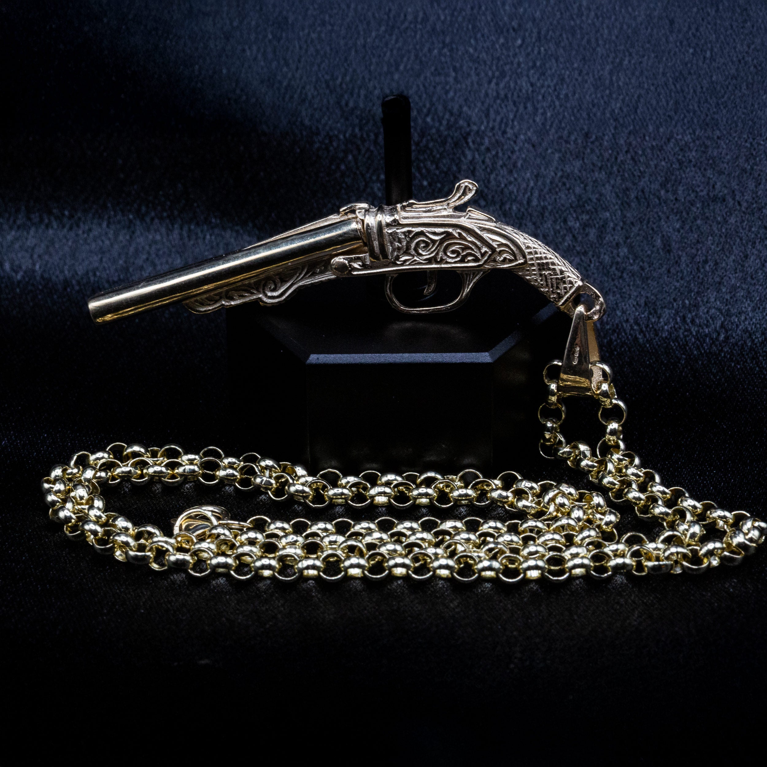 9ct Yellow Gold Shotgun & Bullets Pendant with 9ct Gold Close Link Belcher Chain – Bold & Unique Design