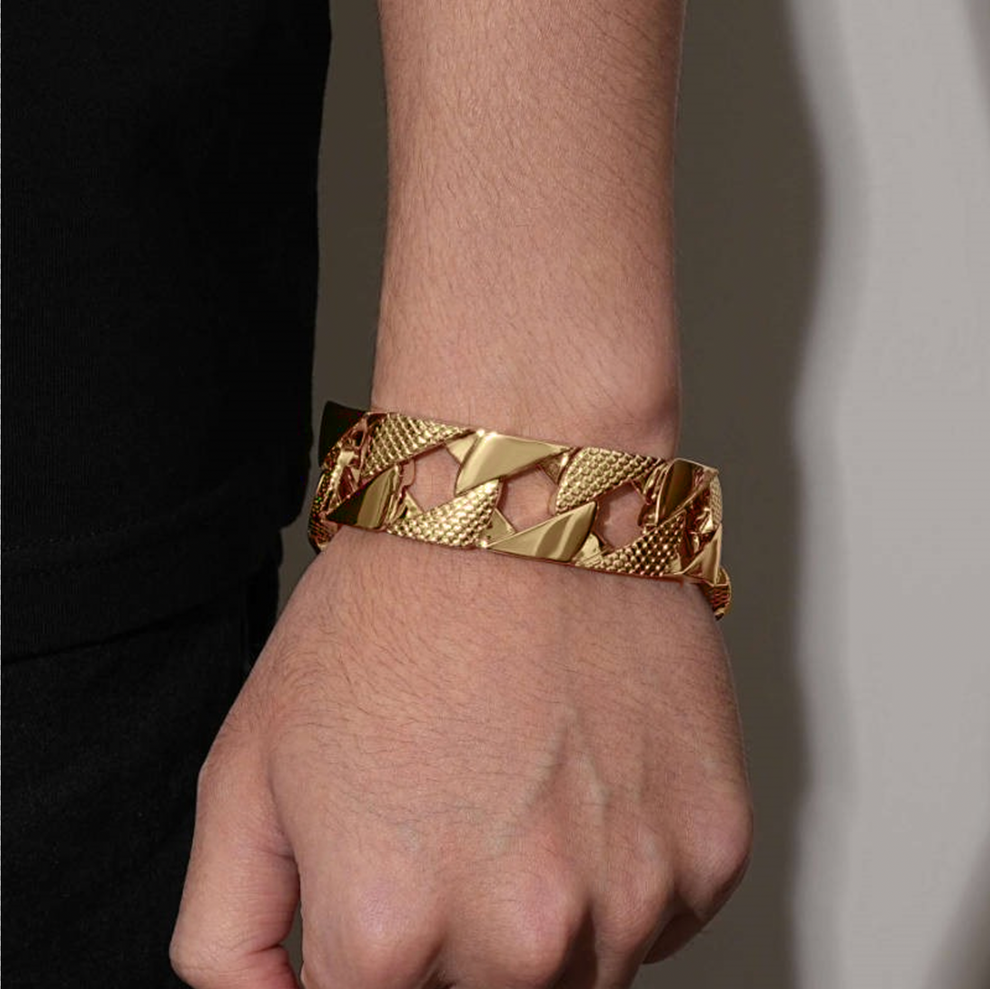 22mm Gold Snake Patterned Chaps Cuban Bracelet 8 Inch