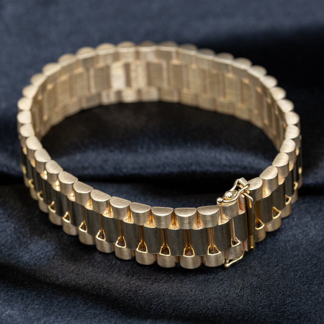 9ct Yellow Gold 16mm Brickwork Bracelet – Bold & Luxurious Gents’ Jewellery