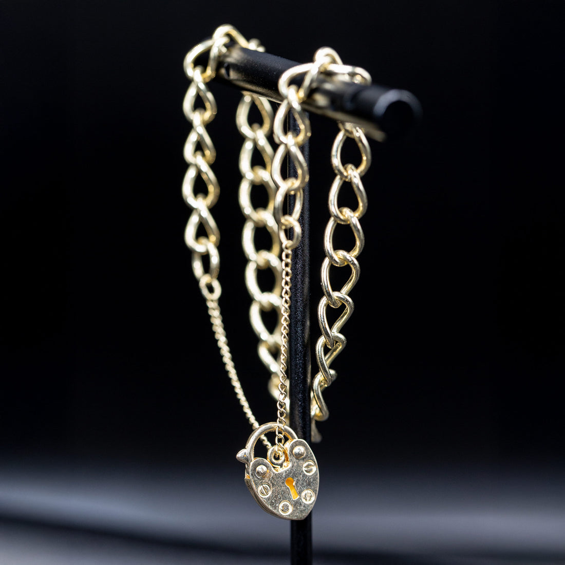 9ct Yellow Gold Ladies Curb Link Charm Bracelet – Classic & Elegant Design