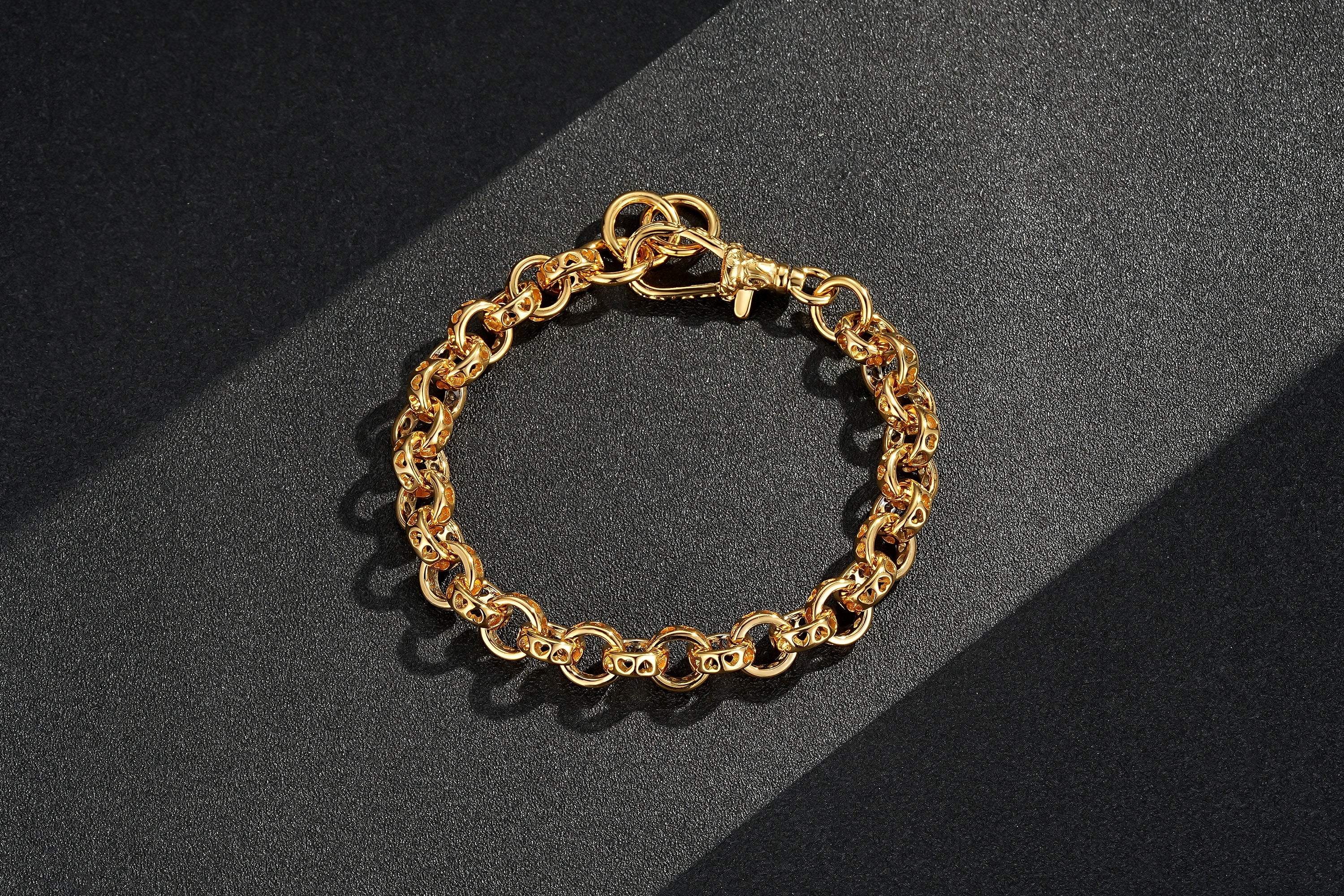 10mm Gold Heart Hollow Link Bracelet – Fits 7.5–8” Wrist – 27g