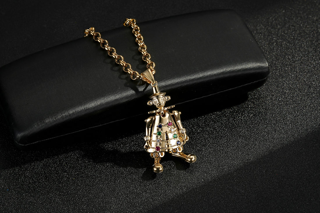 Gold Large Clown Pendant 22 Inch 4mm Belcher Chain