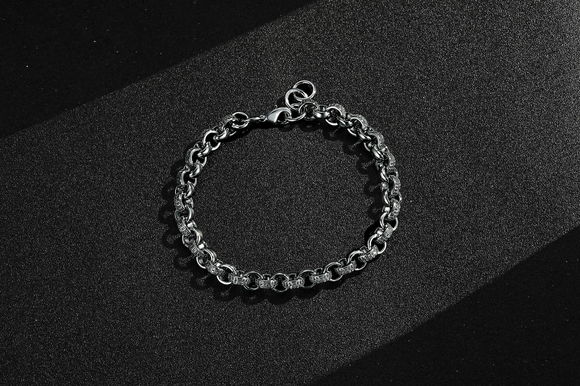 Belcher Bracelet 750 CZ Stones 8mm