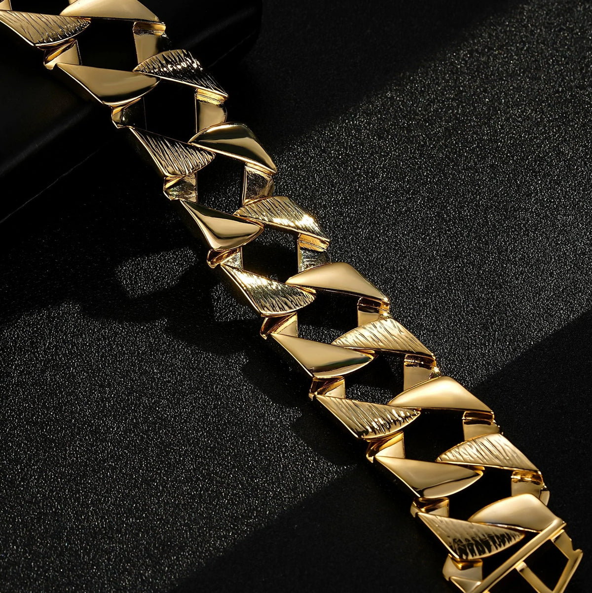 Gold Bark-Chaps Curb Chain &amp; Bracelet Set 27mm