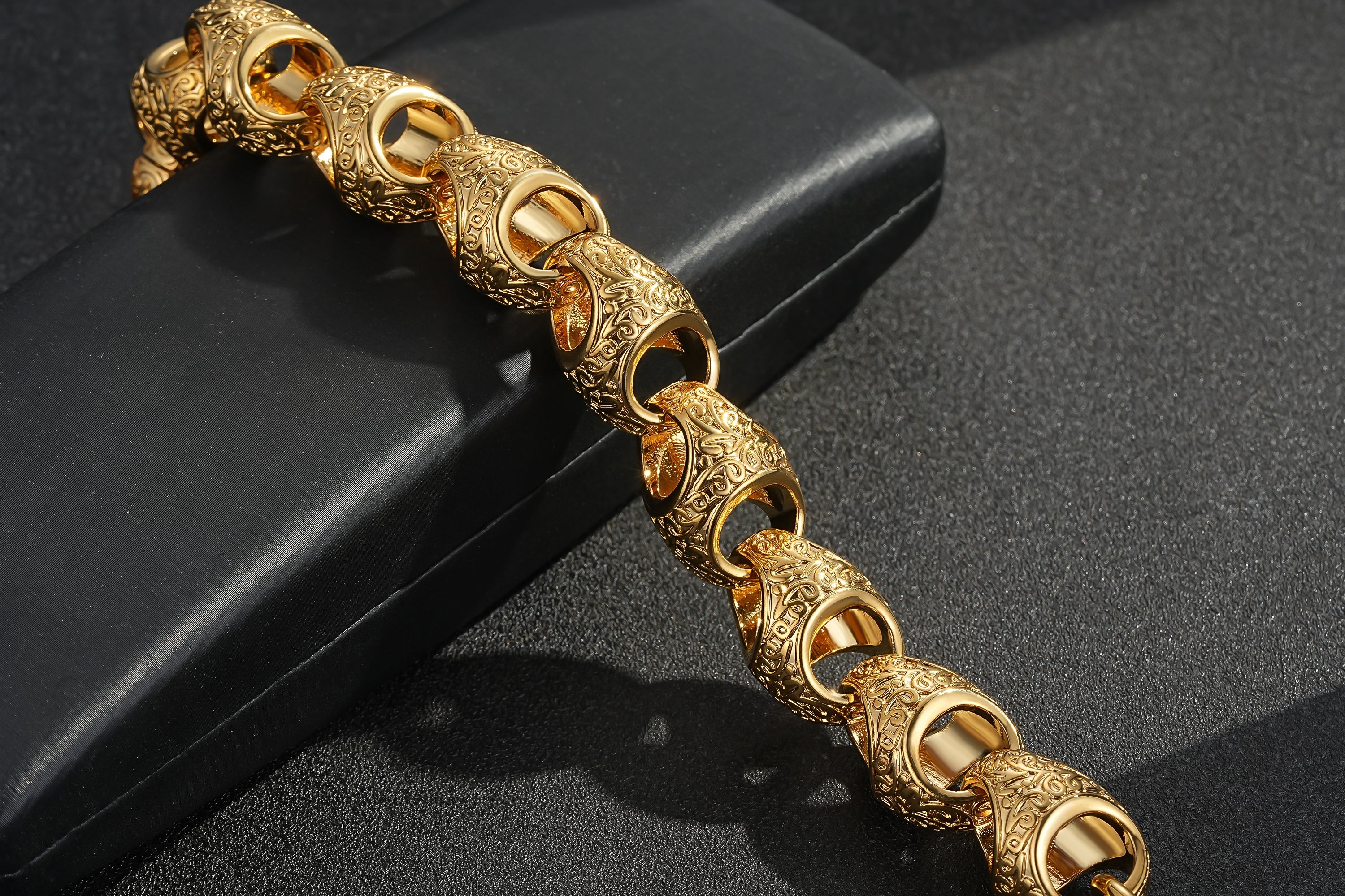17mm Gold Acorn Link Bracelet 8–8.5” Heavy Patterned XL Statement 104g Jewellery