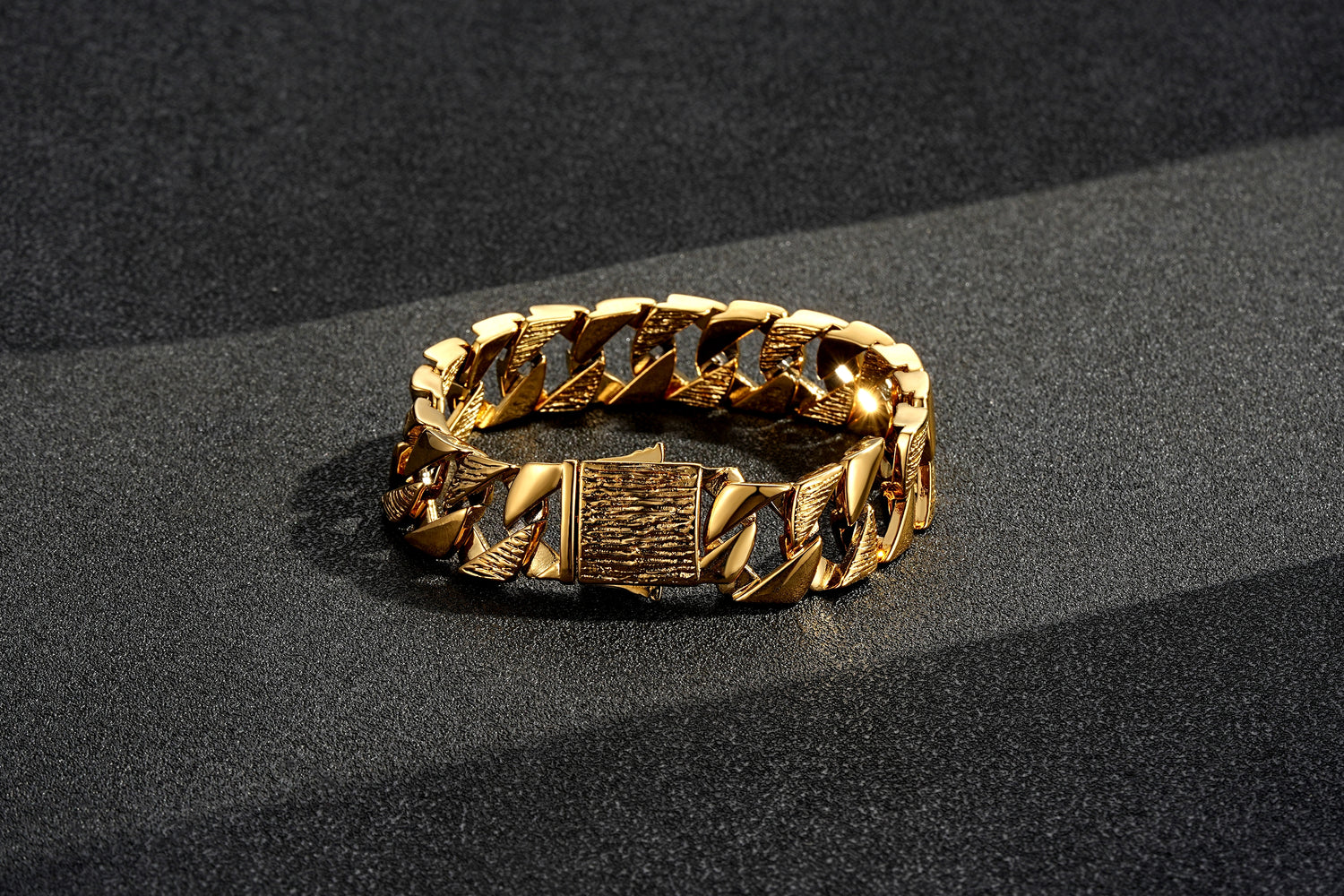 14mm Chunky Yellow Gold Curb Cuban Bracelet – Fits 8-Inch Wrist