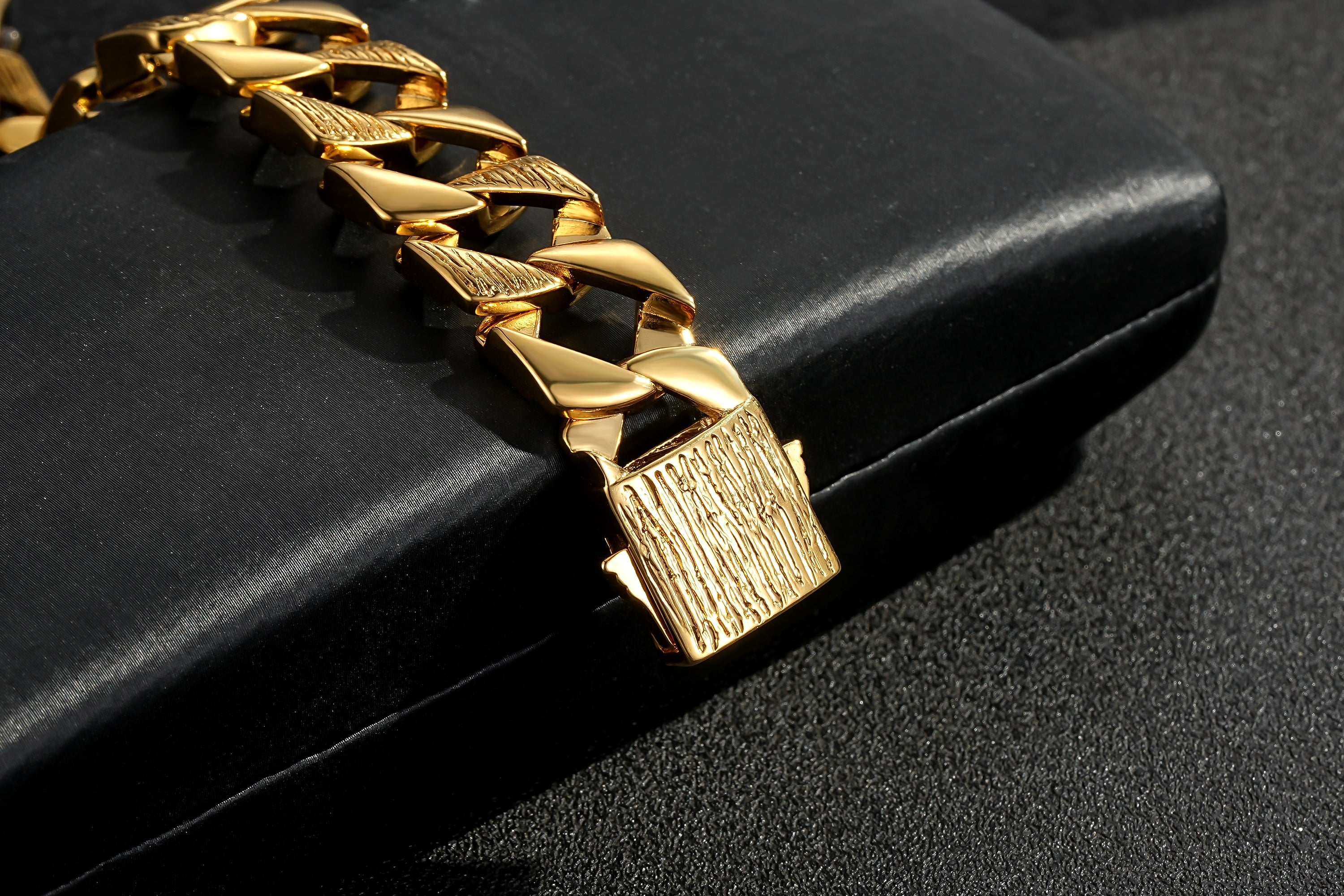 14mm Chunky Yellow Gold Curb Cuban Bracelet – Fits 8-Inch Wrist