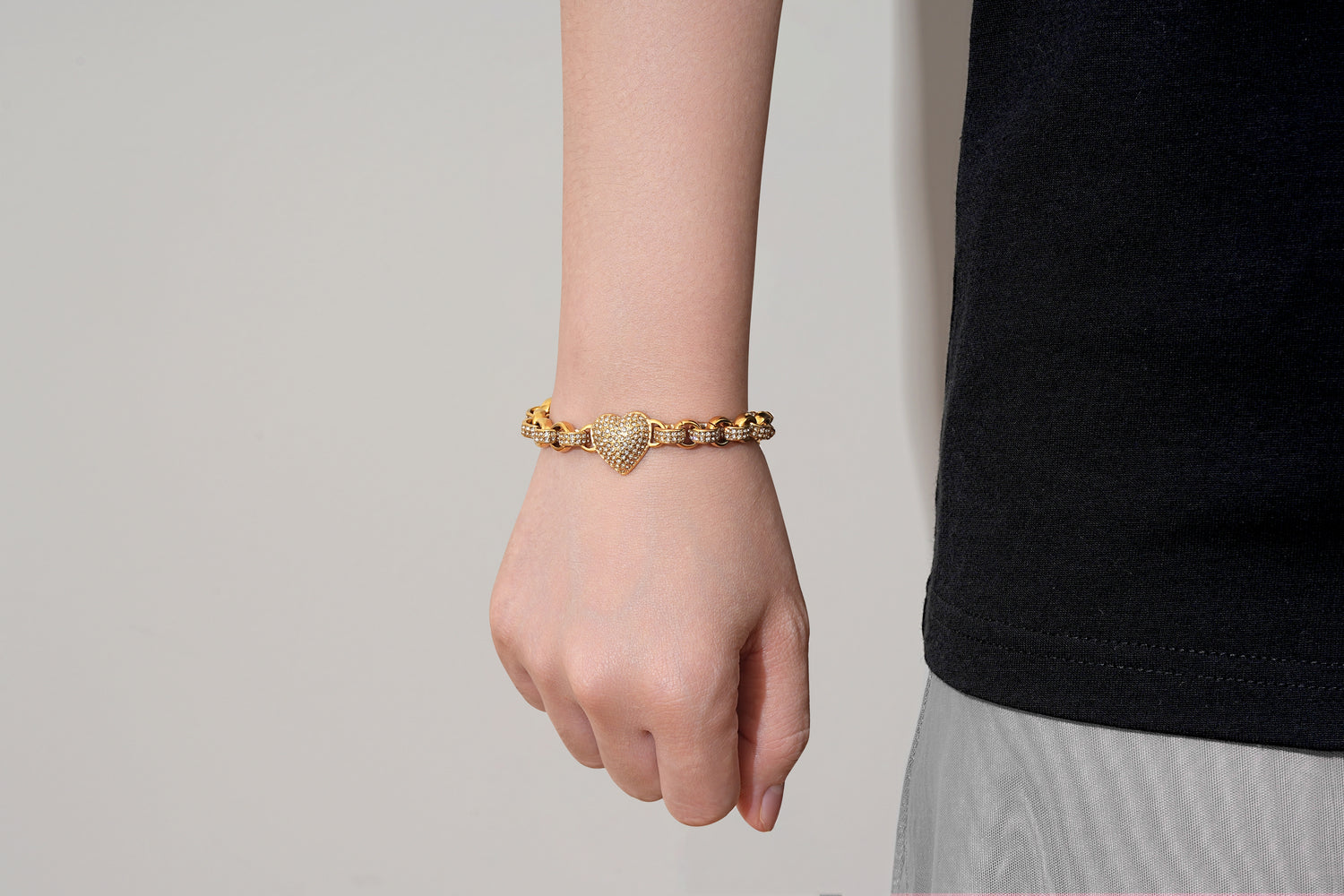 Gold Heart Charm Bracelet with Clear Stones 7.5–8” Wrist 27g Jewellery Gift