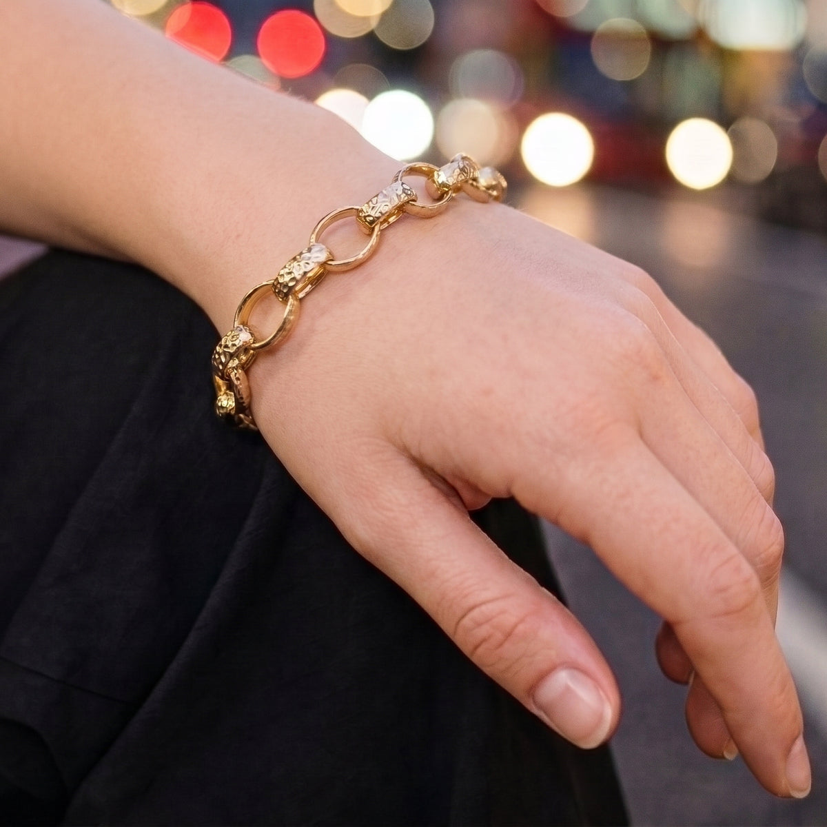 10mm Gold Oval Belcher Hammered Pattern Bracelet