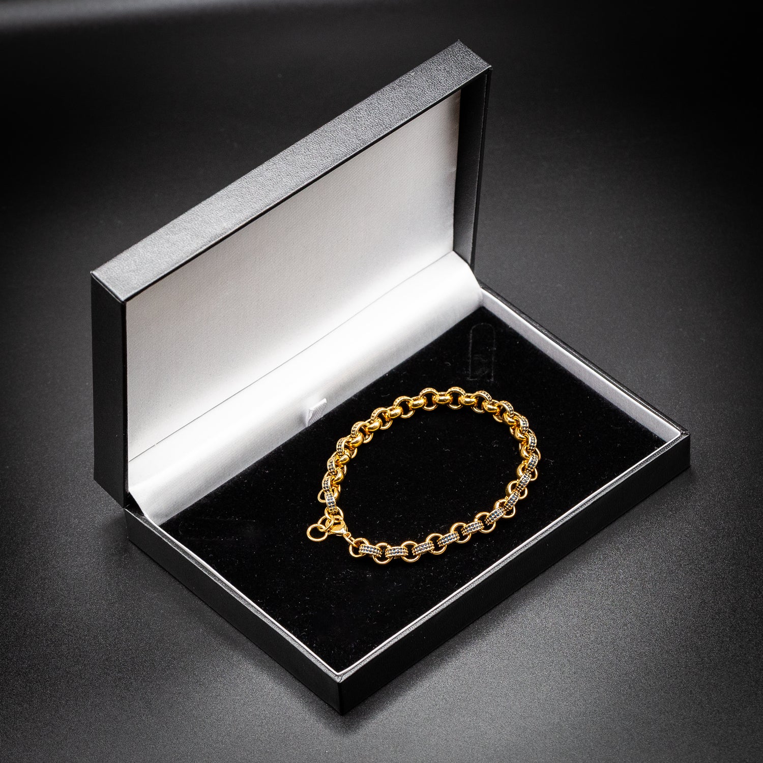 8mm Gold Dark Blue Stone Belcher Bracelet 6/7 Inches