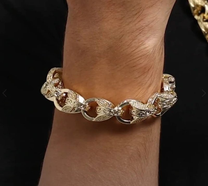 Gold-filled 3D tulip bracelet, 15mm wide, 8-8.5 inches, 106 grams, patterned design.