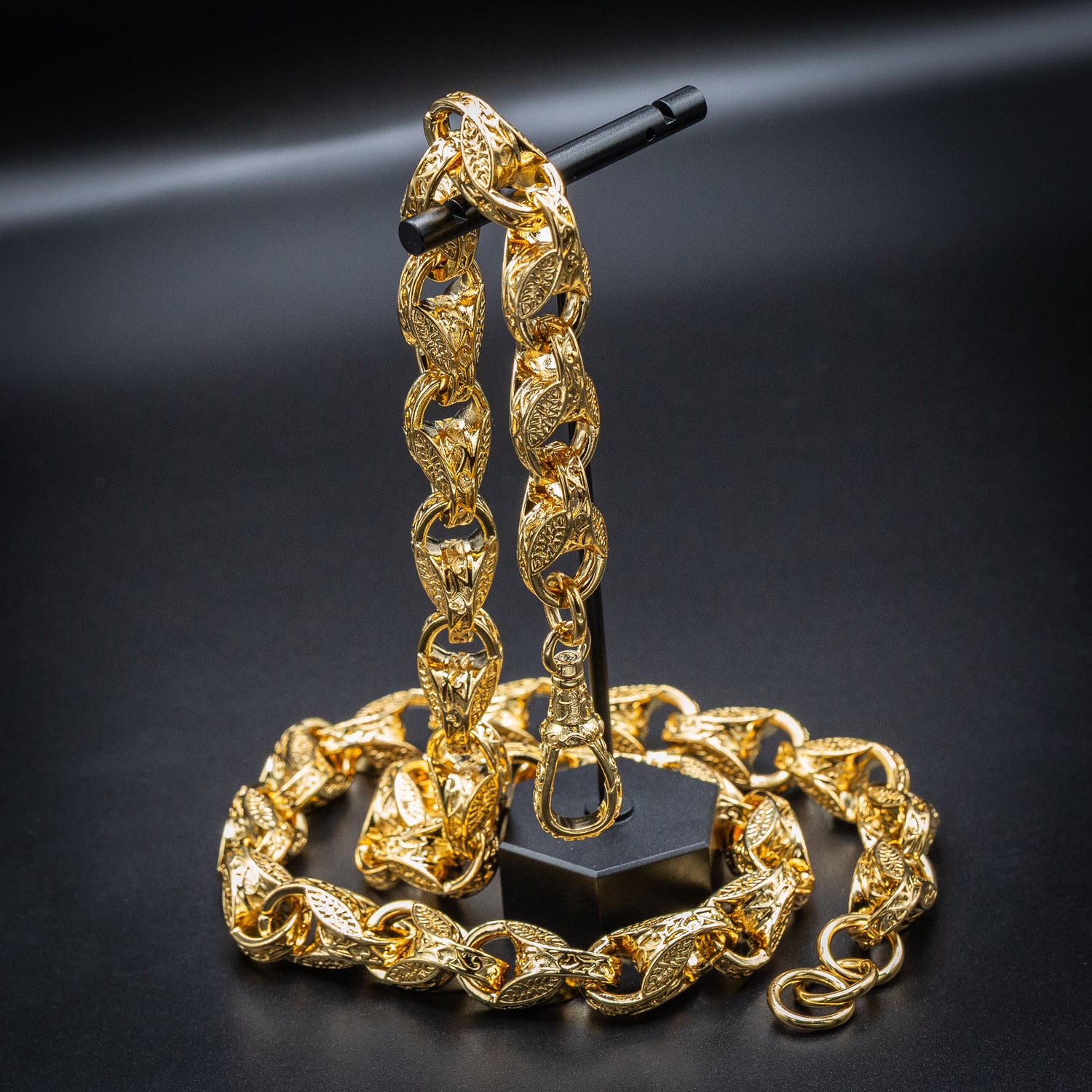 15mm Gold Tulip Chain with Albert Clasp 28 Inch