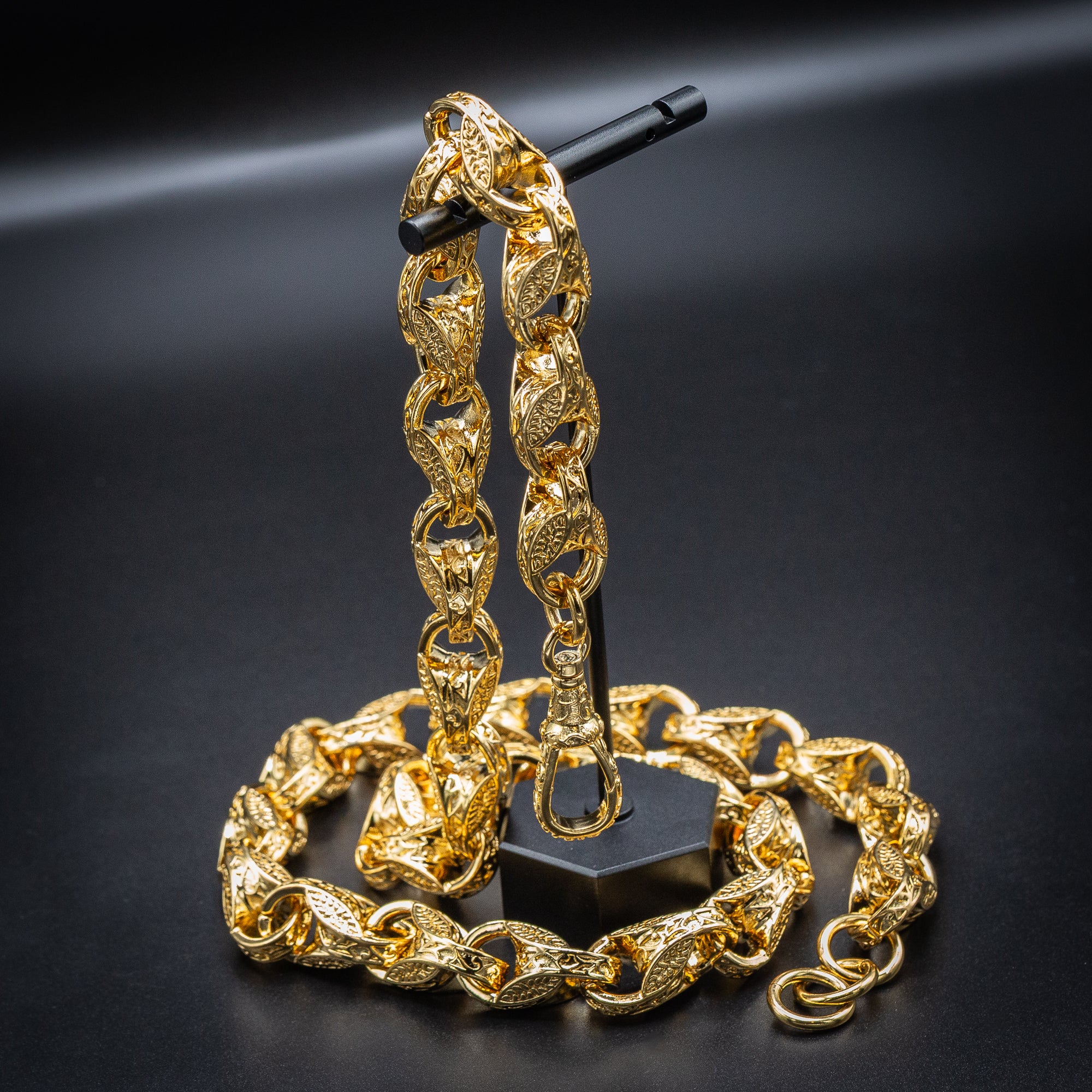 15mm Gold Tulip Chain with Albert Clasp 28 Inch