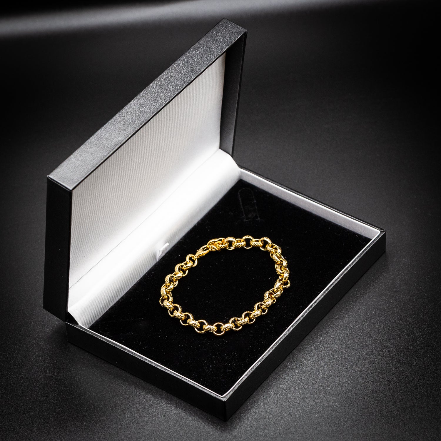 Gold Diamond-Cut Patterned Belcher Bracelet 8mm