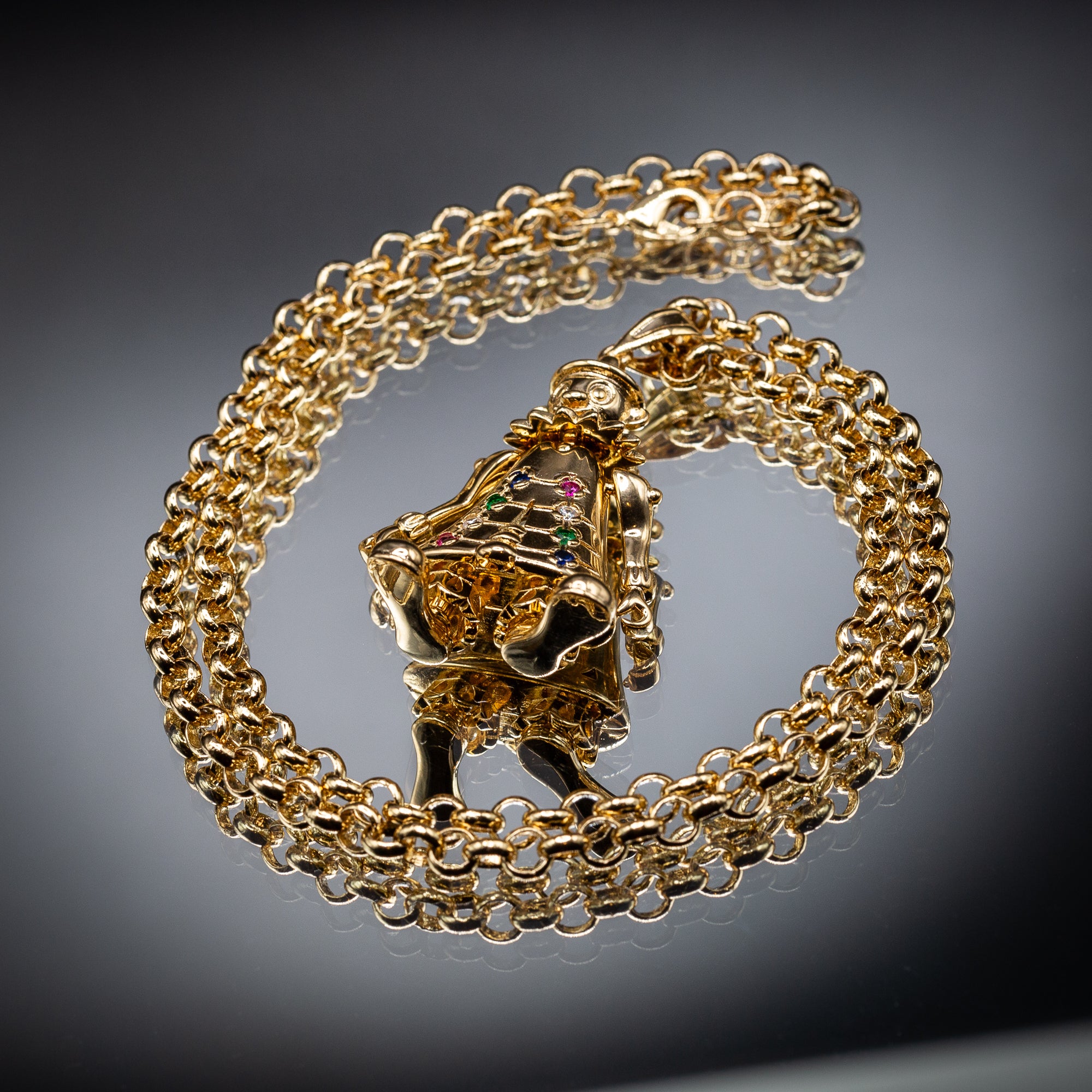 Gold Large Clown Pendant 22 Inch 4mm Belcher Chain