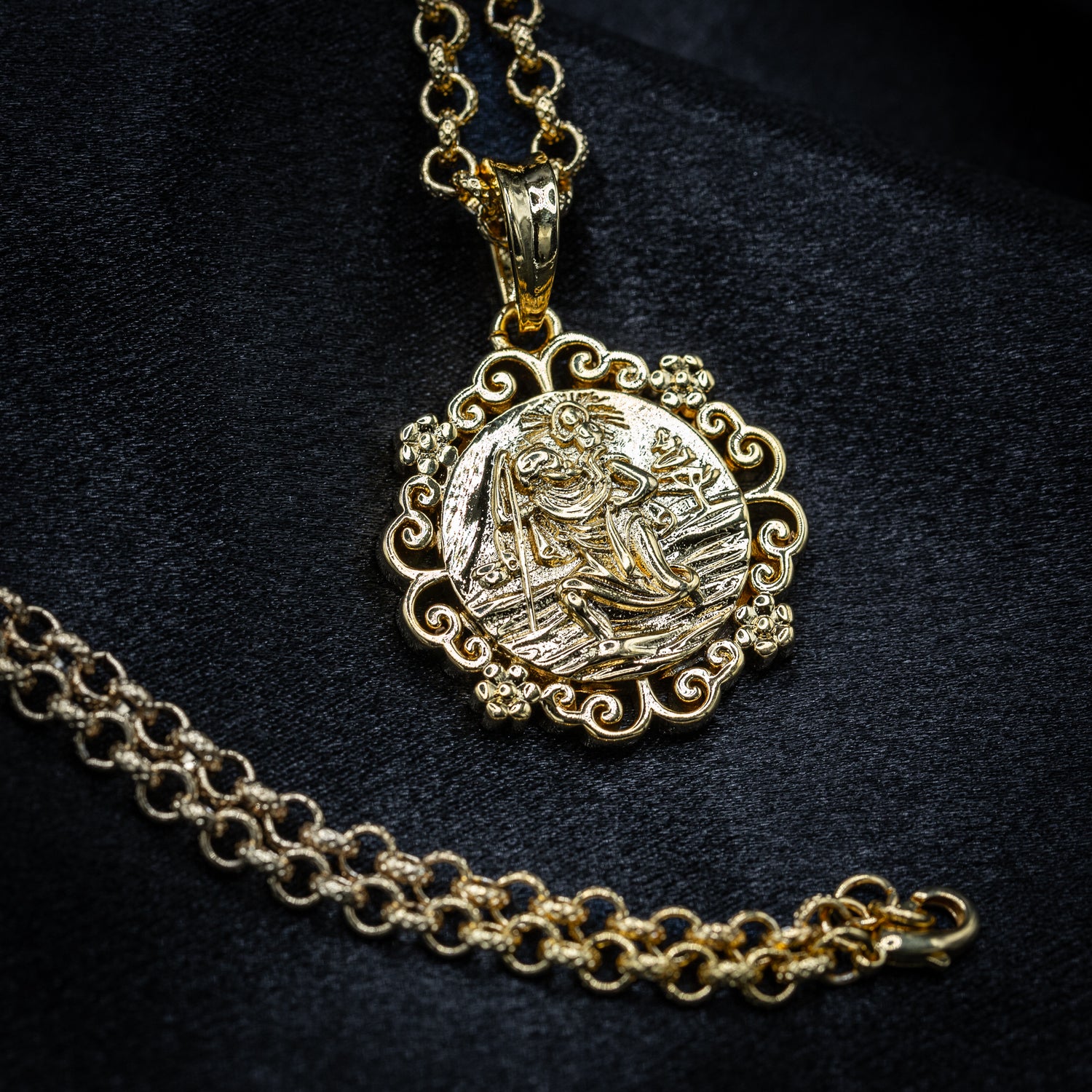 Gold St Christopher Pendant with Flower Mount 22 Inch 4mm Belcher Chain