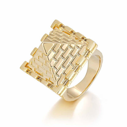 Unique pyramid ring in gold, 50 grams, size 11-13