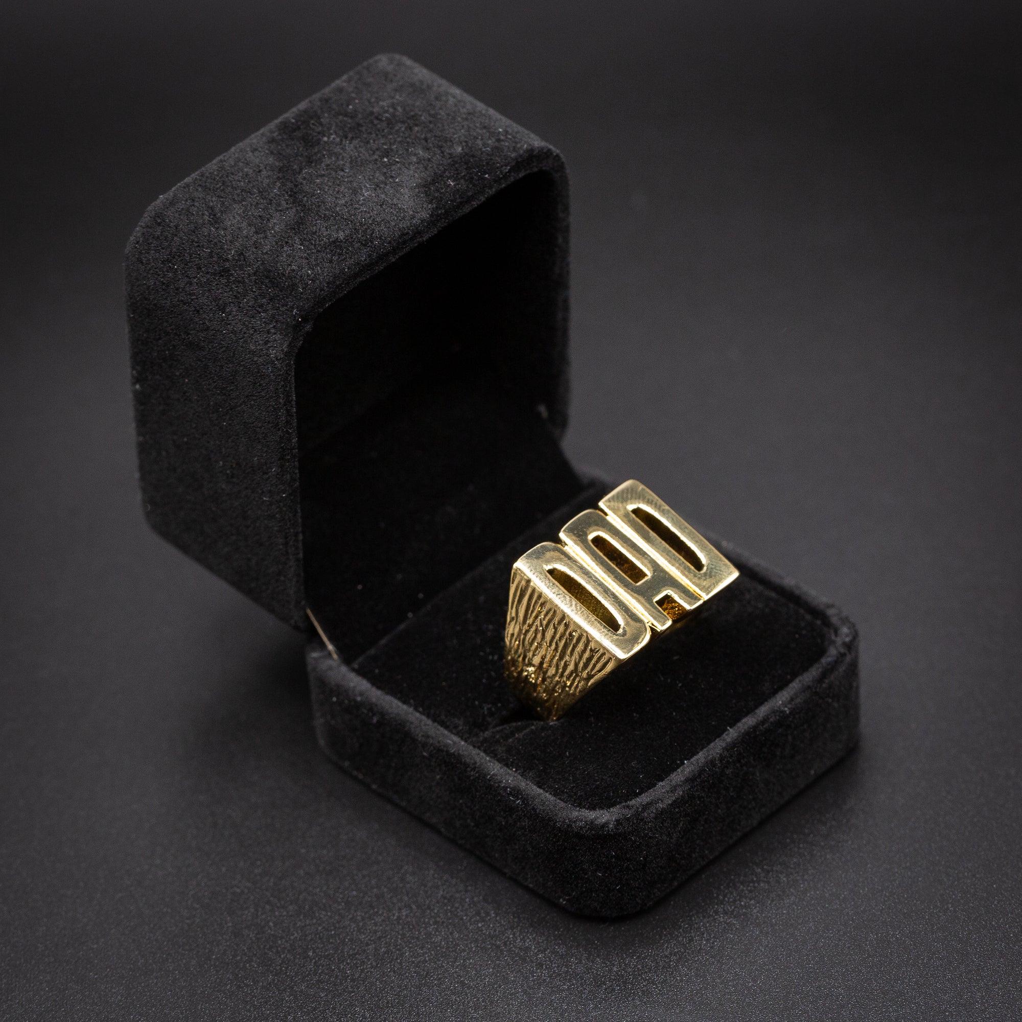 Gold Best Dad Ever Ring – Barked Sides (Sizes 10, 11, and 12)