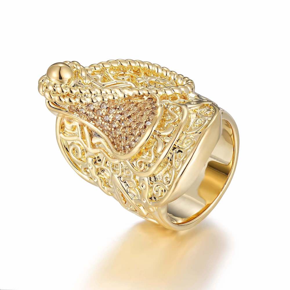 Bold horse saddle gold ring, perfect for equestrian lovers