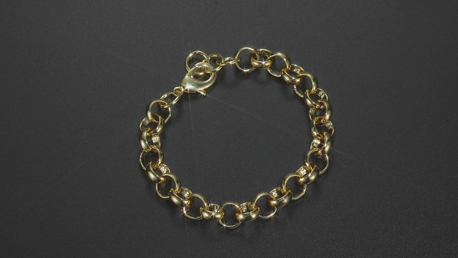 Detailed View of Gold Filled Classic Belcher Chain and Bracelet