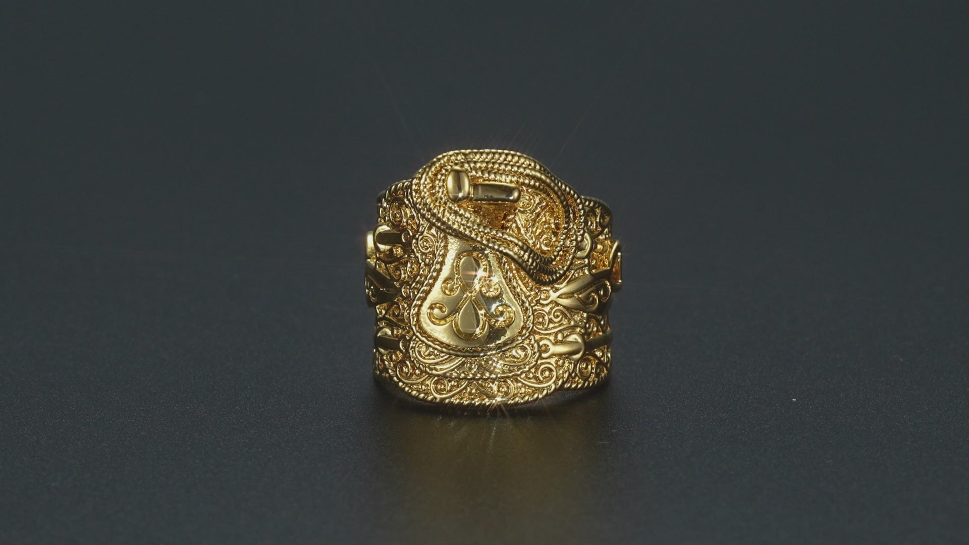 Shiny gold bonded ring with saddle style