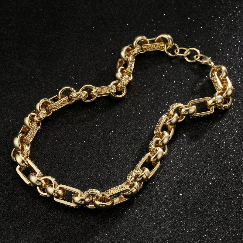 Detailed View of 18mm Gold Gypsy Link Belcher Chain, 24 Inches Long